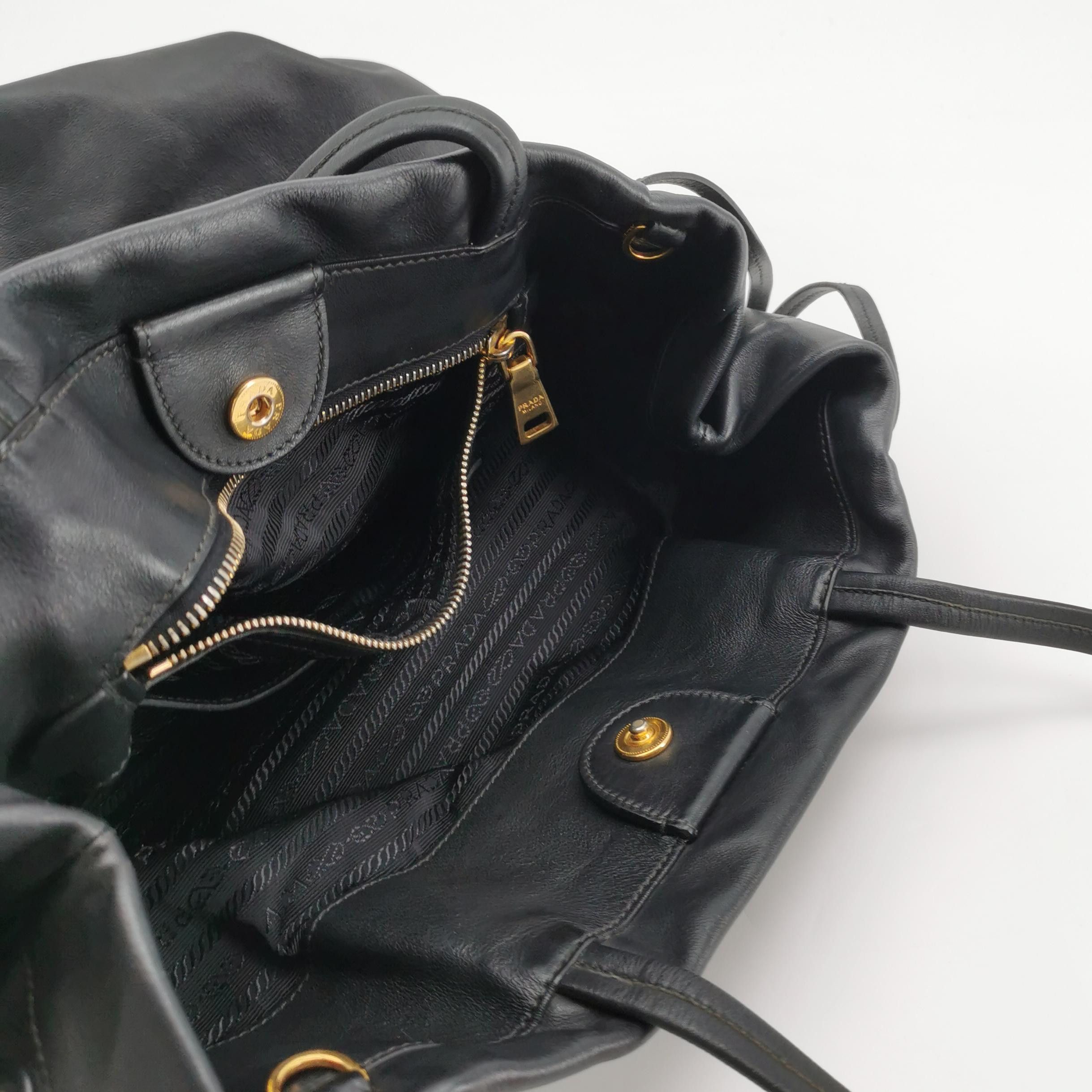 Prada Prada Black Leather Logo Shoulder Bag Size ONE SIZE - 7 Thumbnail