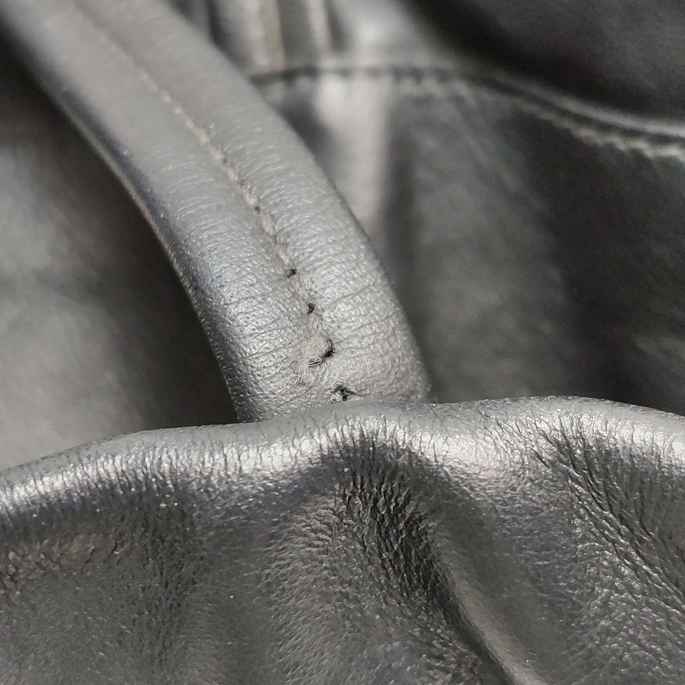 Prada Prada Black Leather Logo Shoulder Bag Size ONE SIZE - 17 Thumbnail