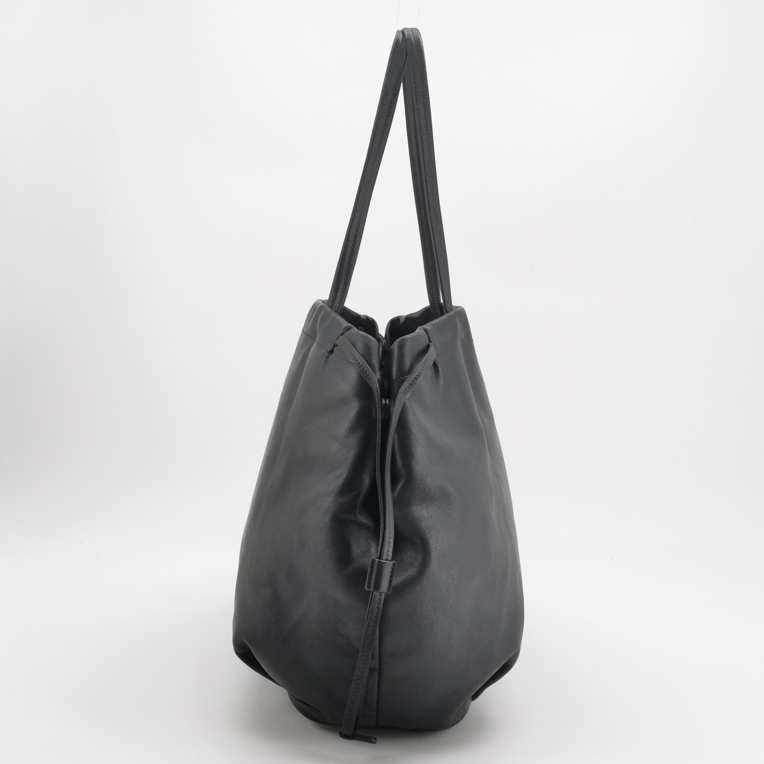 Prada Prada Black Leather Logo Shoulder Bag Size ONE SIZE - 4 Thumbnail