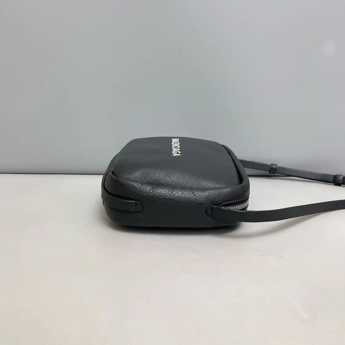 Balenciaga BALENCIAGA camera bag black cowhide leather print shoulder bag Size ONE SIZE - 3 Thumbnail