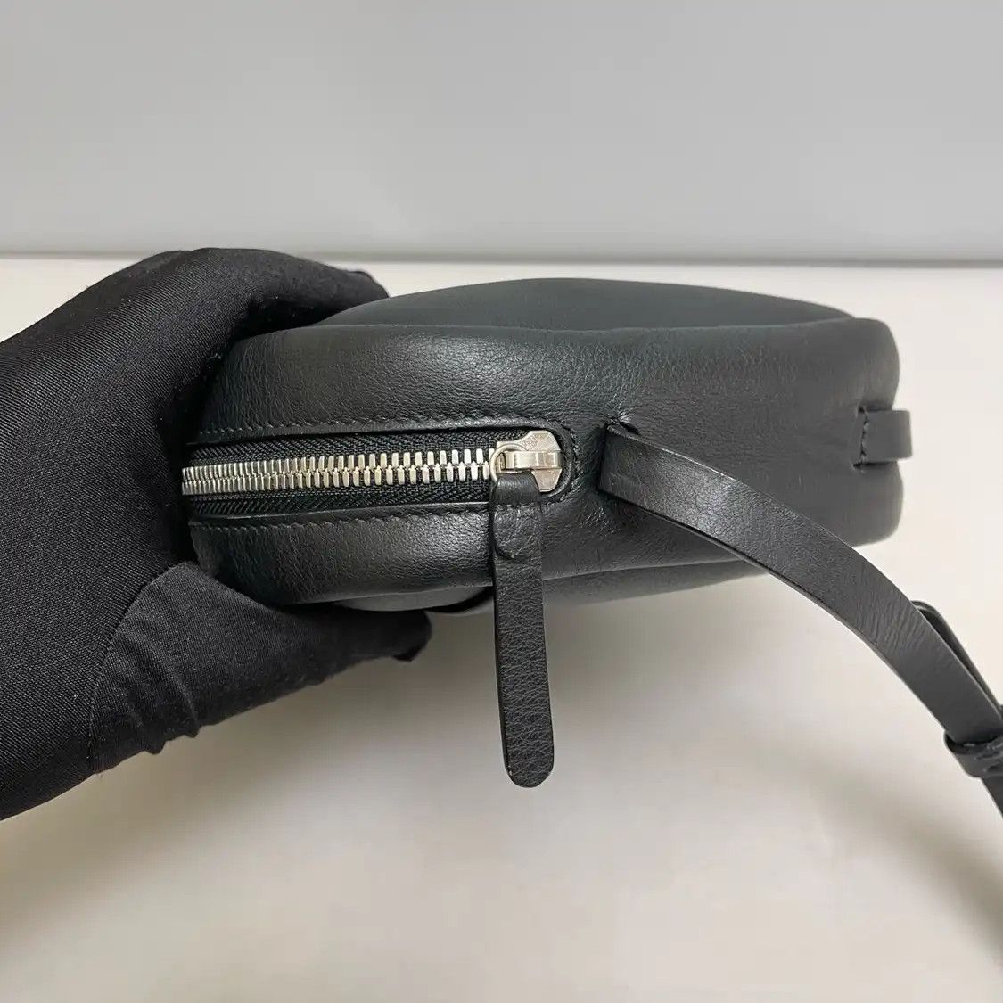Balenciaga BALENCIAGA camera bag black cowhide leather print shoulder bag Size ONE SIZE - 7 Thumbnail