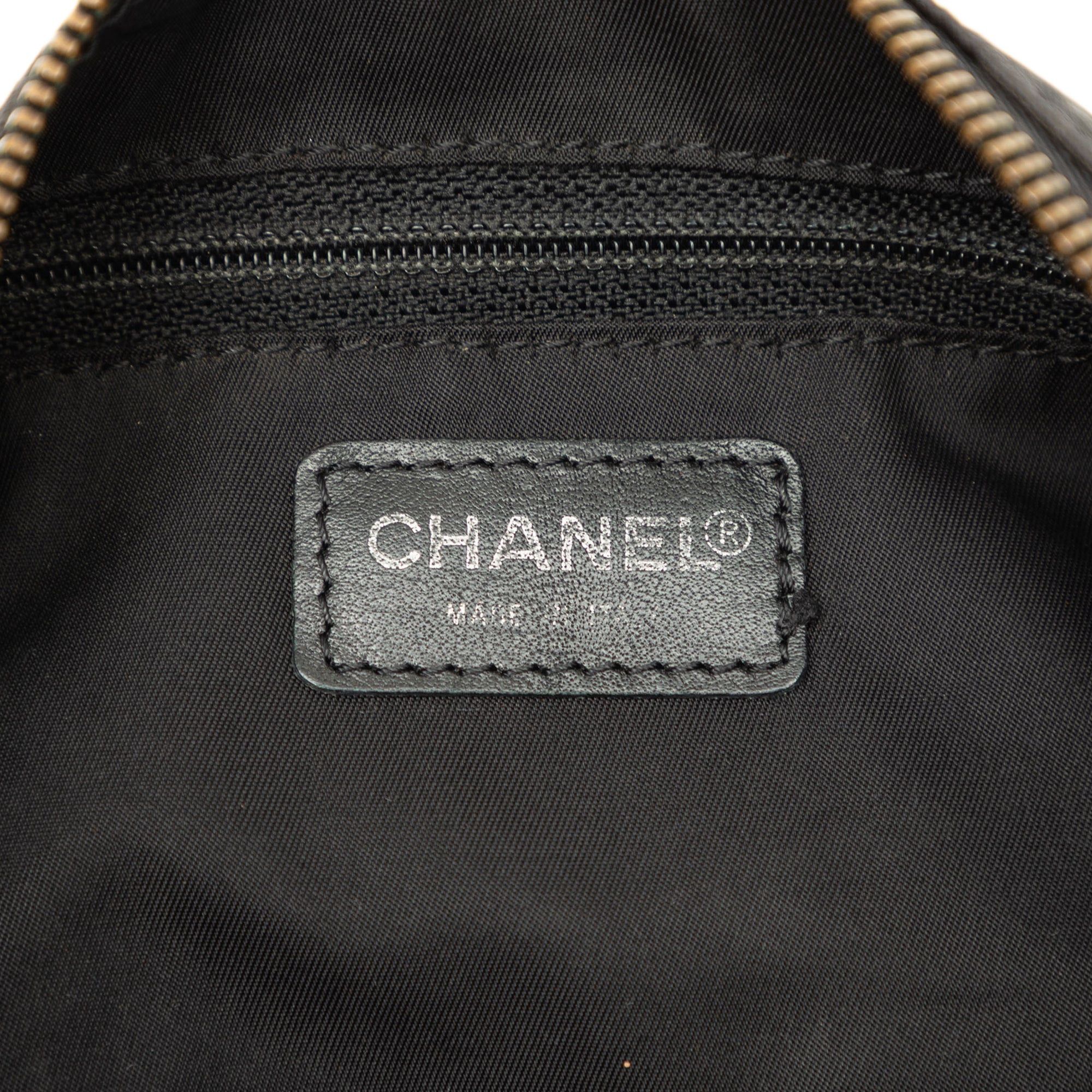 Chanel New Travel Line Nylon Barrel Shoulder Bag Size ONE SIZE - 5 Thumbnail