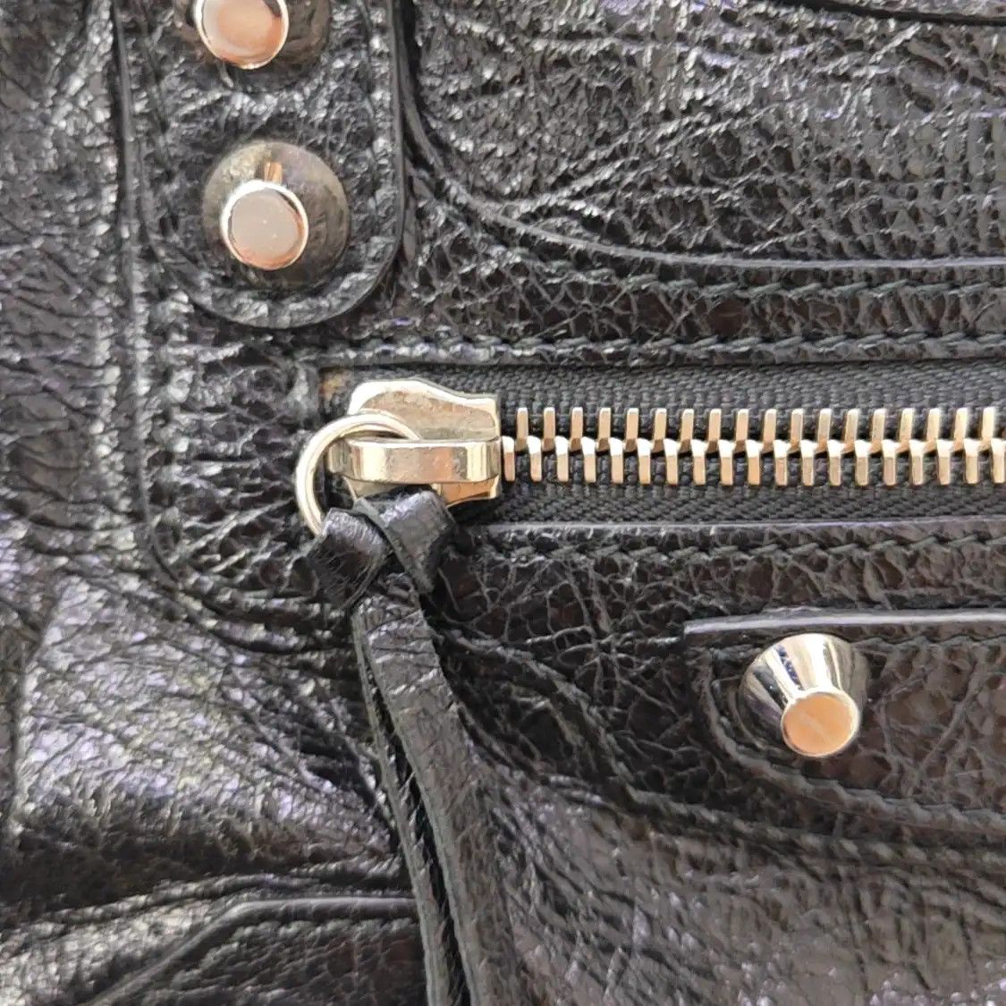 Balenciaga BALENCIAGA Classic City mini black sheepskin Motorcycle shoulder bag crossbody b Size ONE SIZE - 9 Thumbnail