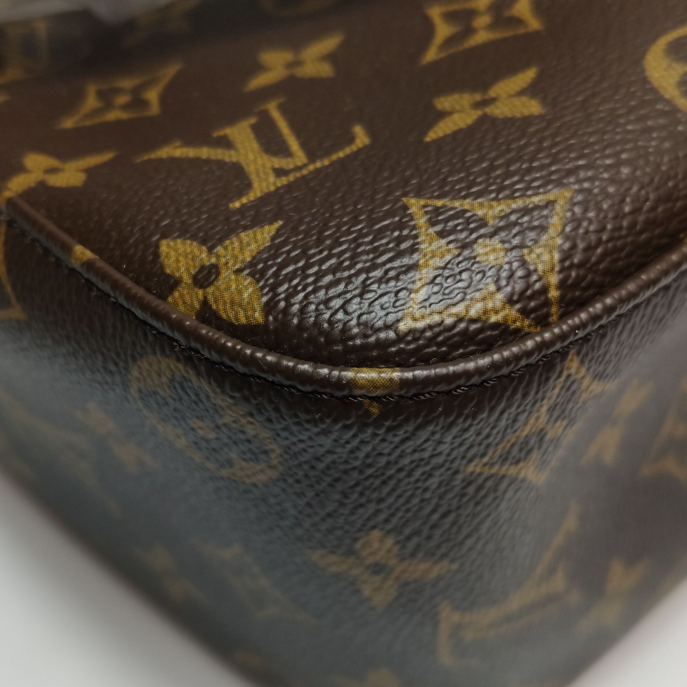 Louis Vuitton Louis Vuitton Looping MM Monogram Shoulder Bag Size ONE SIZE - 15 Thumbnail