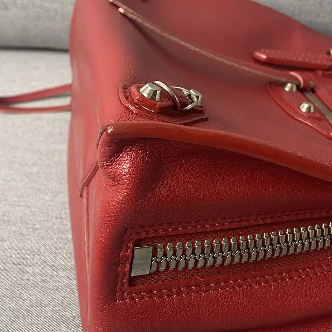 Balenciaga BALENCIAGA Papier red cowhide leather stud fringe crossbody bag Size ONE SIZE - 7 Thumbnail