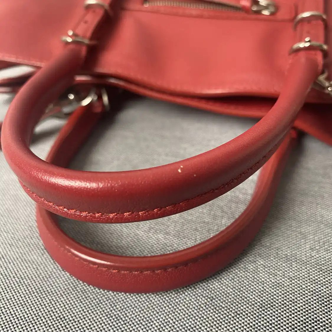 Balenciaga BALENCIAGA Papier red cowhide leather stud fringe crossbody bag Size ONE SIZE - 10 Thumbnail