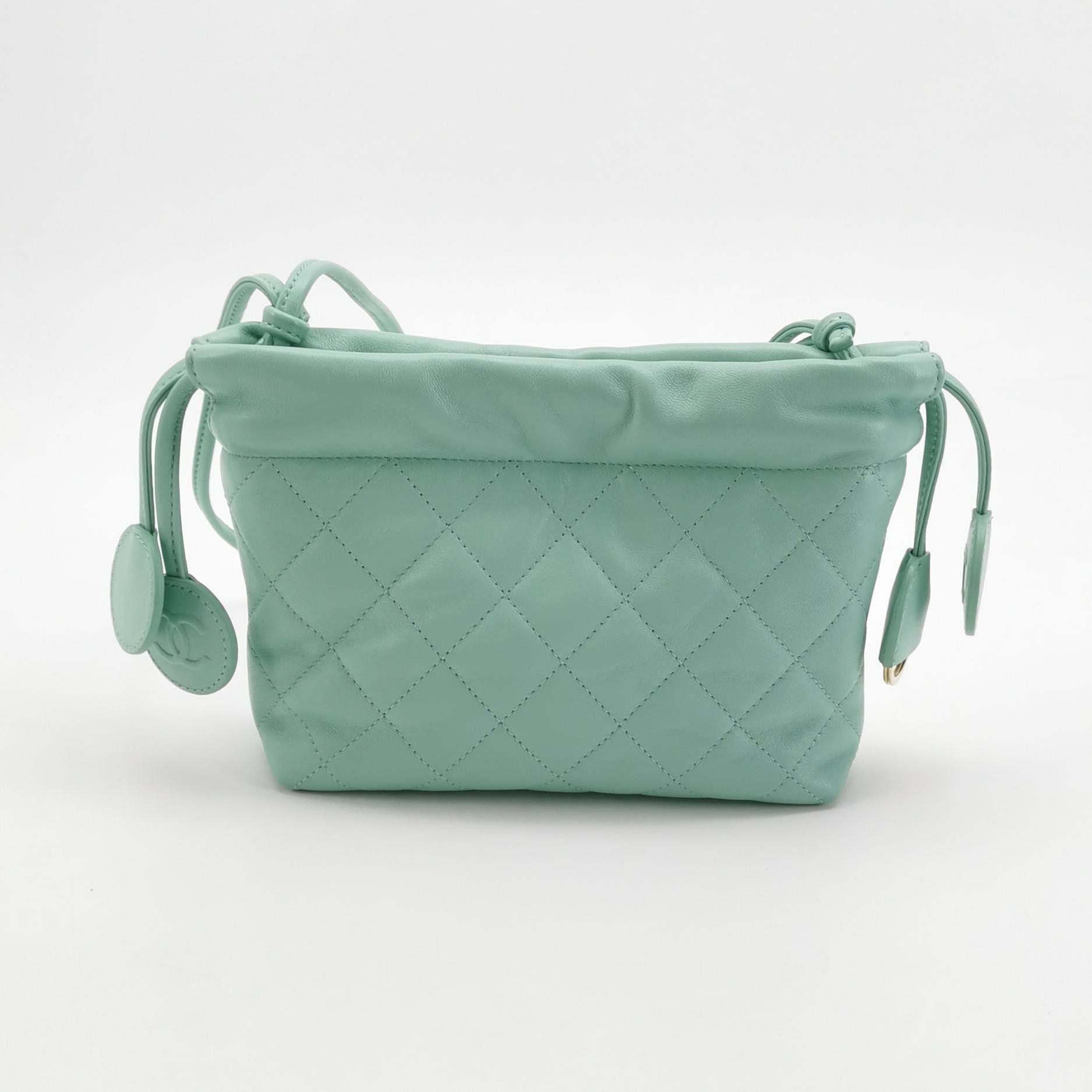 Chanel Chanel Quilted Lambskin Drawstring Shoulder Bag Size ONE SIZE - 5 Thumbnail