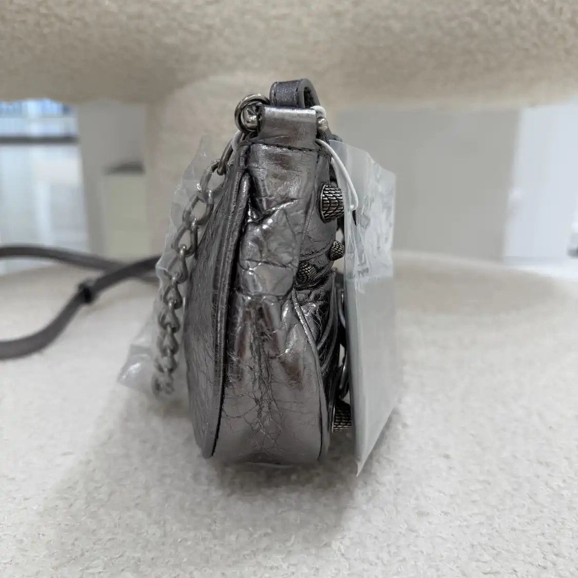 Balenciaga BALENCIAGA Le Cagole mini silver sheepskin stud crossbody bag distressed silver Size ONE SIZE - 2 Thumbnail