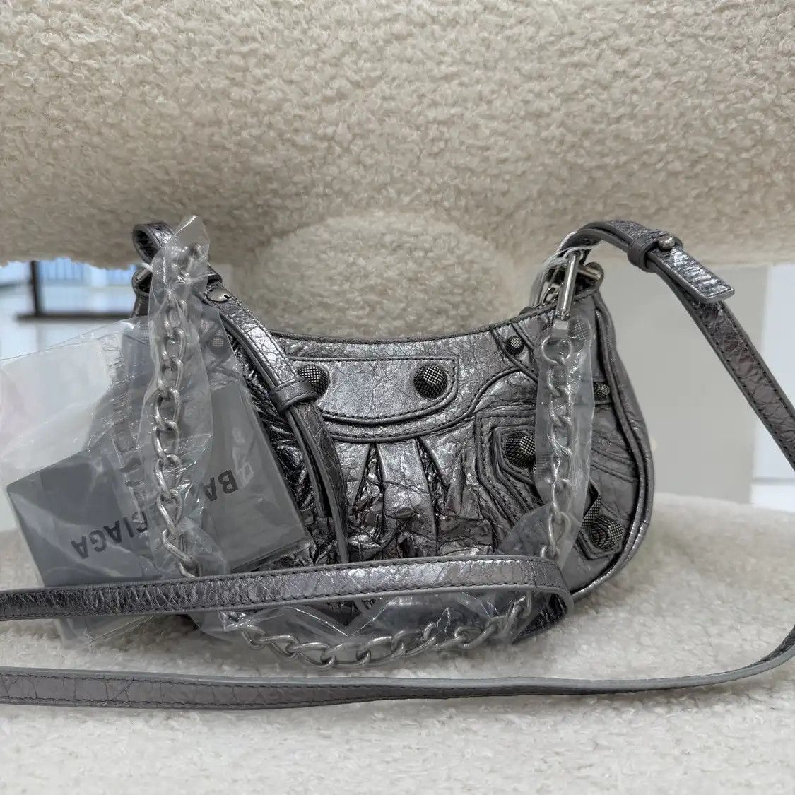 Balenciaga BALENCIAGA Le Cagole mini silver sheepskin stud crossbody bag distressed silver Size ONE SIZE - 8 Thumbnail