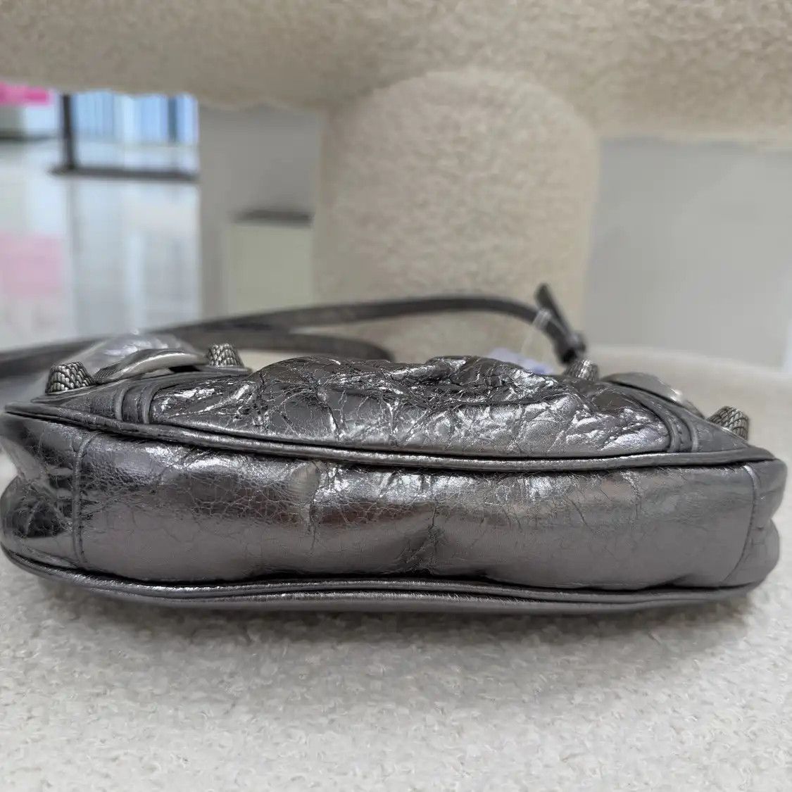Balenciaga BALENCIAGA Le Cagole mini silver sheepskin stud crossbody bag distressed silver Size ONE SIZE - 5 Thumbnail