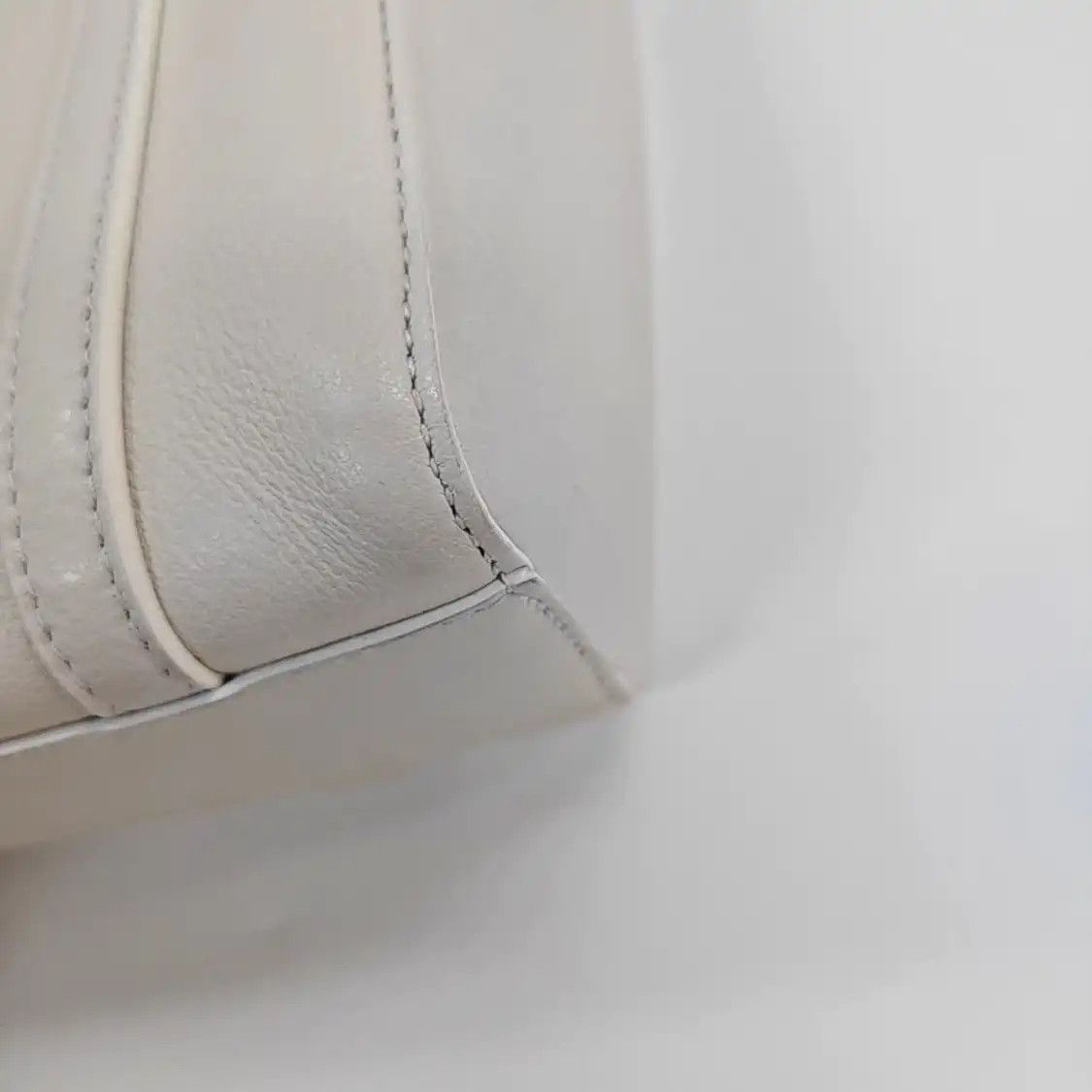 Balenciaga BALENCIAGA Everyday ultra Small white cowhide leather print shoulder bag silver Size ONE SIZE - 10 Thumbnail