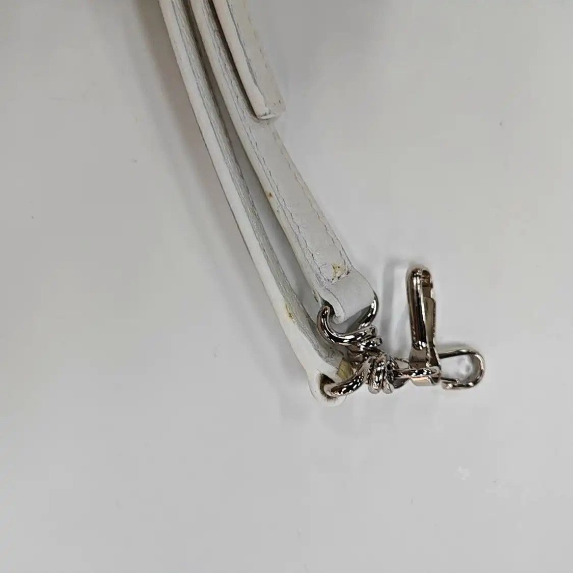 Balenciaga BALENCIAGA Everyday ultra Small white cowhide leather print shoulder bag silver Size ONE SIZE - 14 Thumbnail