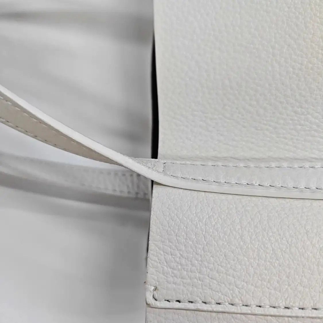 Balenciaga BALENCIAGA Everyday ultra Small white cowhide leather print shoulder bag silver Size ONE SIZE - 9 Thumbnail