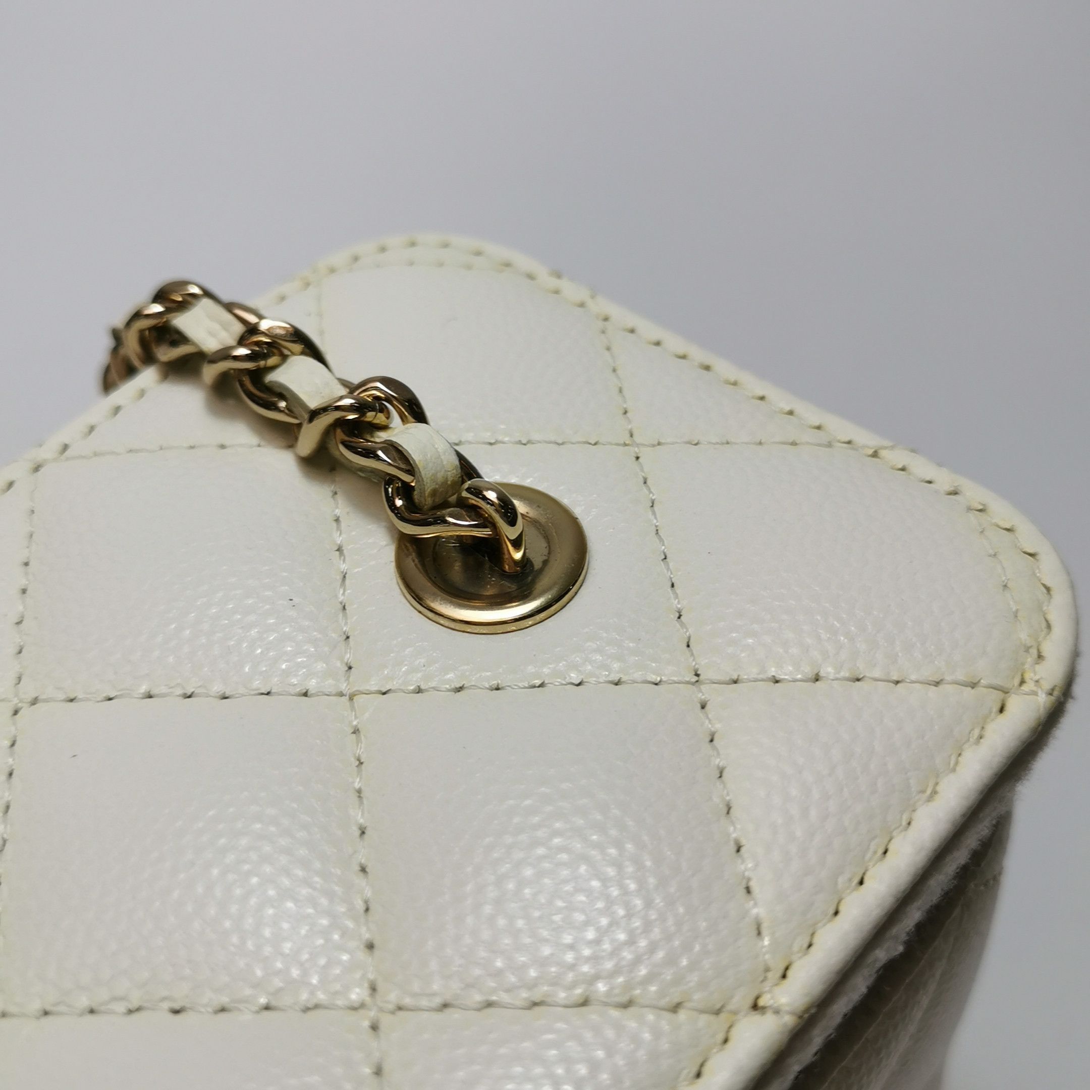 Chanel Chanel Vanity Case Quilted Leather Crossbody Bag Size ONE SIZE - 14 Thumbnail