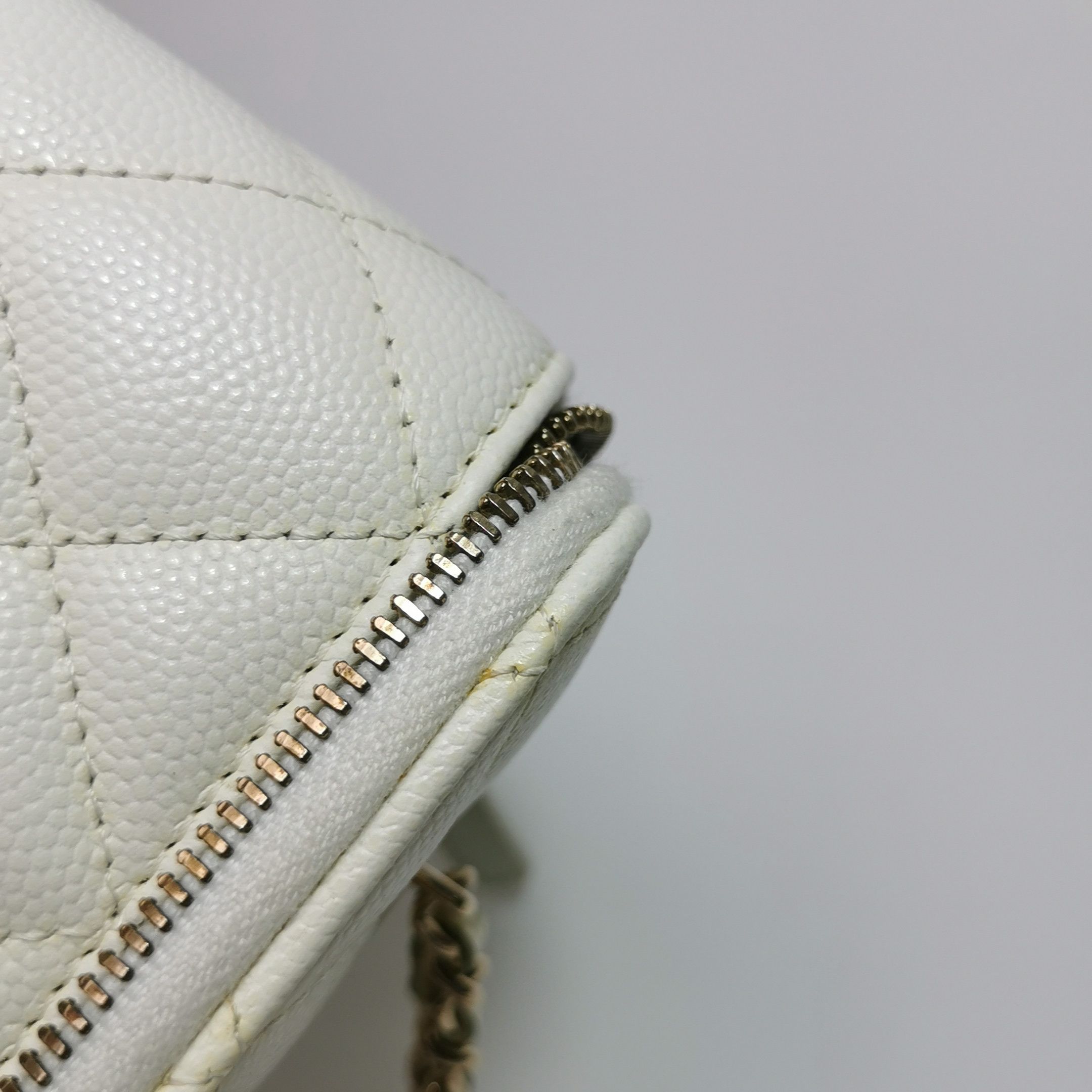 Chanel Chanel Vanity Case Quilted Leather Crossbody Bag Size ONE SIZE - 17 Thumbnail