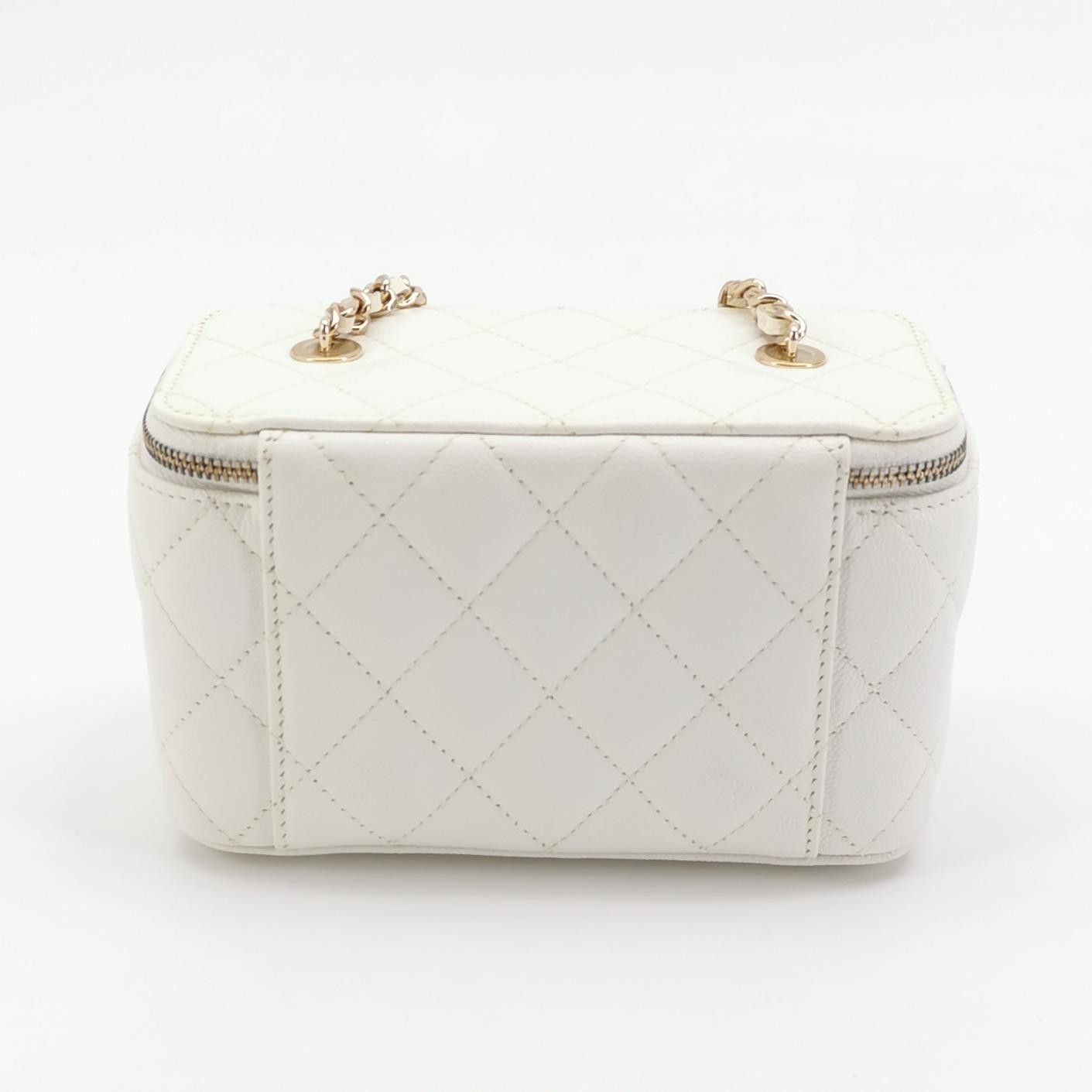 Chanel Chanel Vanity Case Quilted Leather Crossbody Bag Size ONE SIZE - 5 Thumbnail