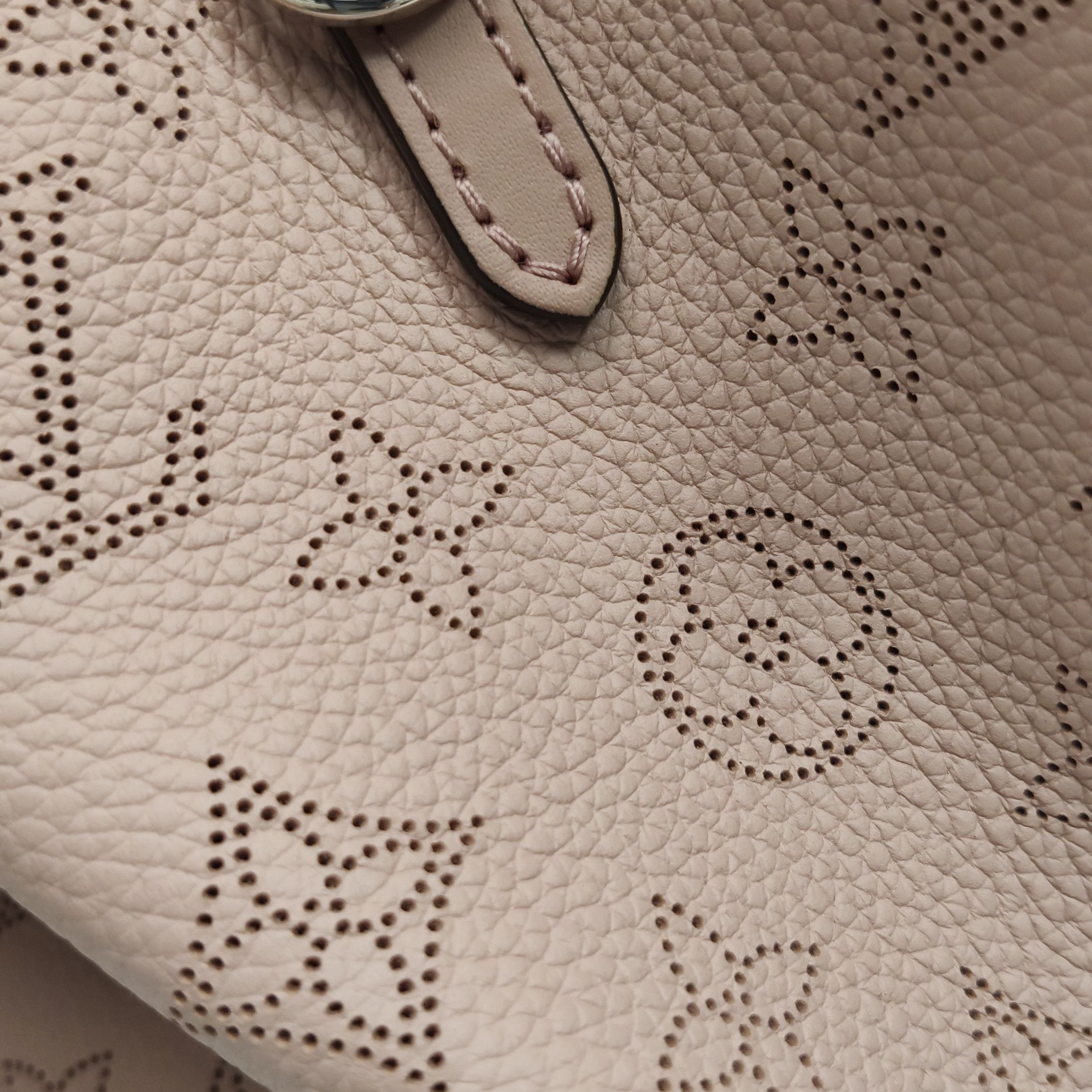 Louis Vuitton Louis Vuitton Hina PM Mahina Perforated Leather Bag Size PM Size ONE SIZE - 18 Thumbnail