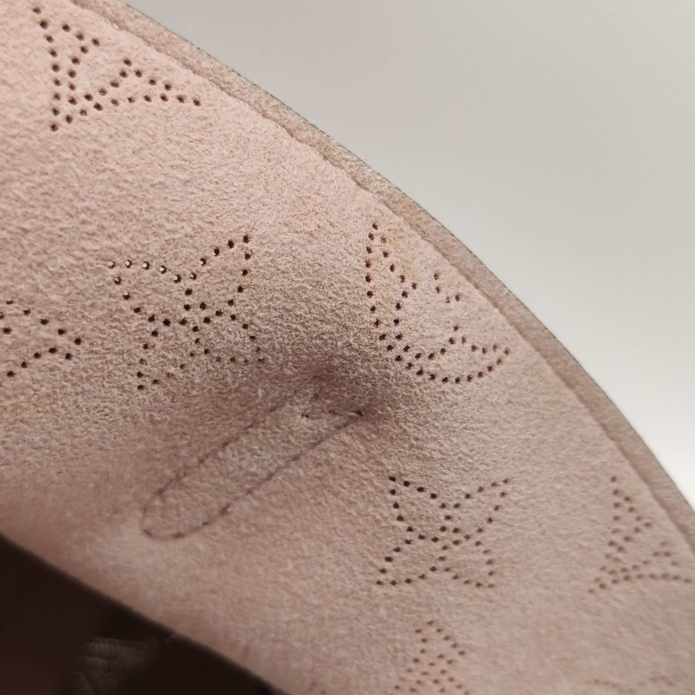 Louis Vuitton Louis Vuitton Hina PM Mahina Perforated Leather Bag Size PM Size ONE SIZE - 11 Thumbnail