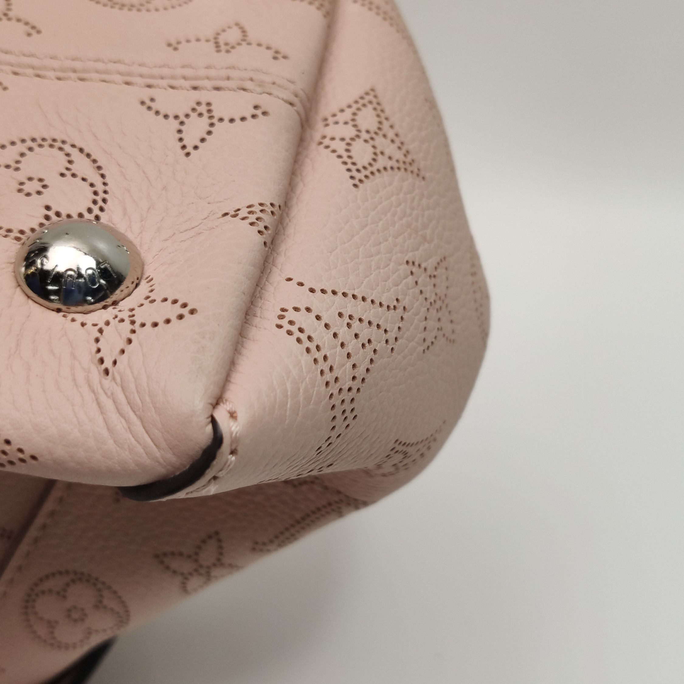 Louis Vuitton Louis Vuitton Hina PM Mahina Perforated Leather Bag Size PM Size ONE SIZE - 17 Thumbnail