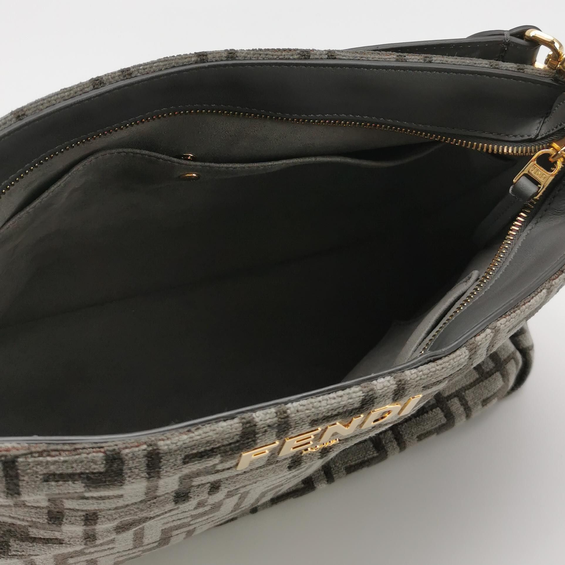 Fendi Fendi O'Lock Logo Shoulder Bag Size ONE SIZE - 7 Thumbnail