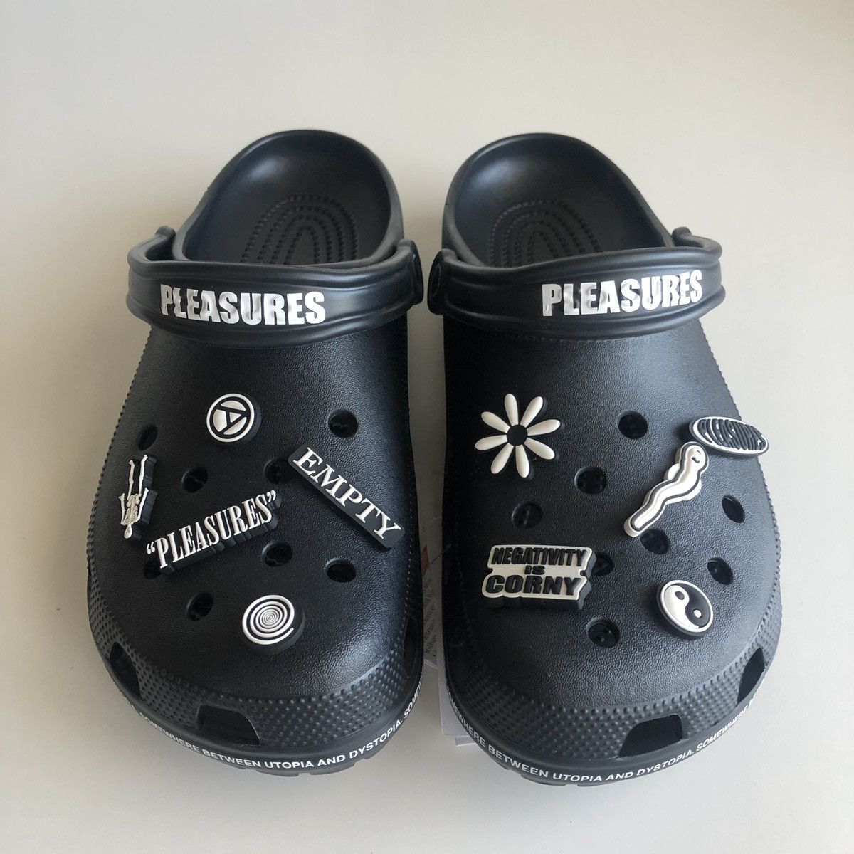 Crocs dimitri clog on sale pleasures