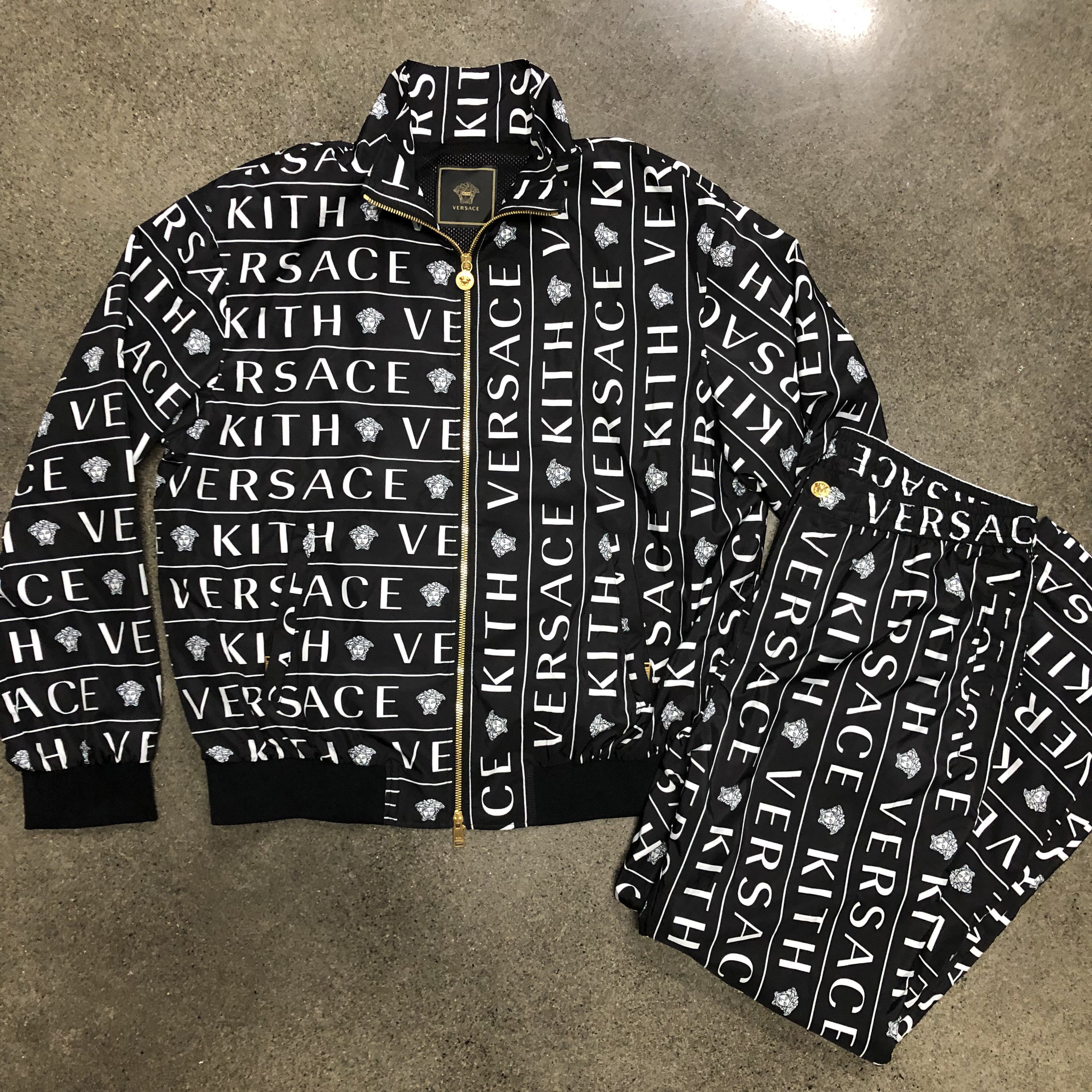 Kith versace sizing hotsell