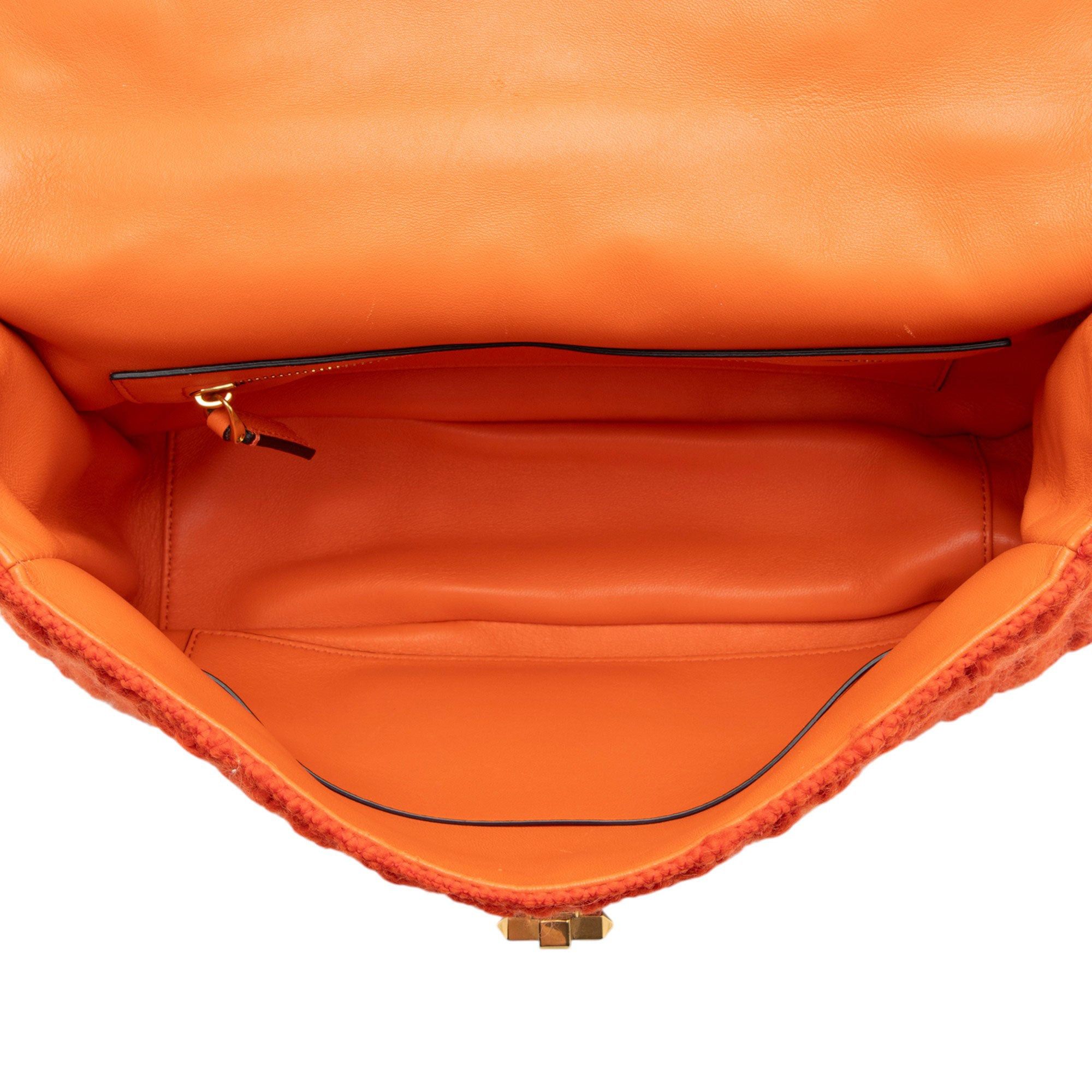 Valentino Valentino Cashmere Knit Roman Stud Medium Shoulder Bag Size ONE SIZE - 6 Thumbnail
