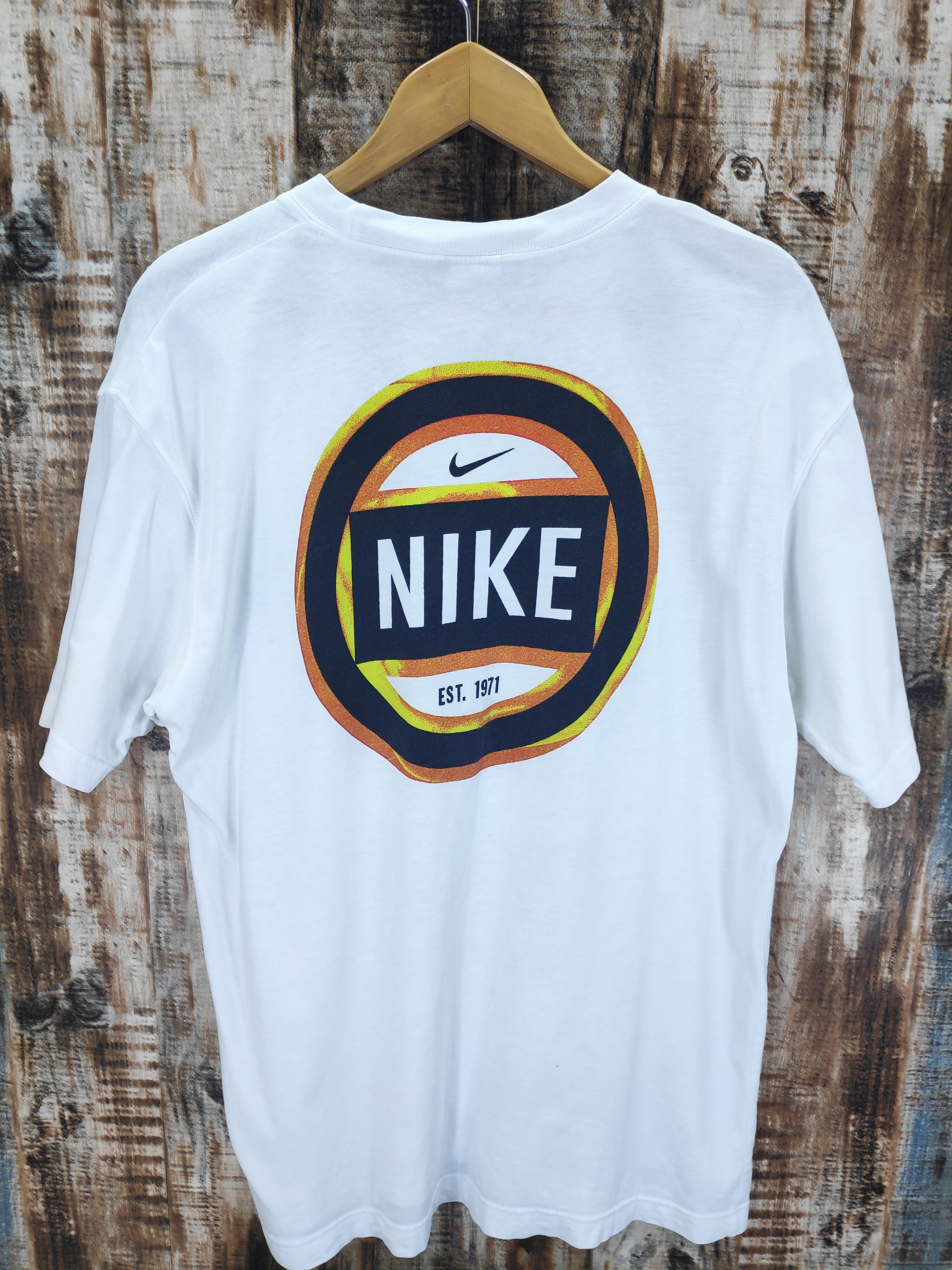 Vintage NIKE SWOOSH T shirt Large 90's Nike Sportswear Activewear