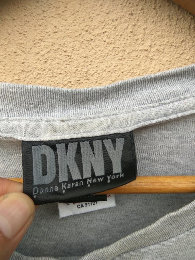 DKNY 🔥 Vintage 90s Vintage DKNY T shirt spell out round neck Size US XL / EU 56 / 4 - 4 Thumbnail