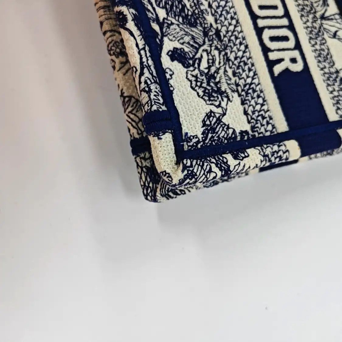 Dior DIOR Book Tote mini blue fabric embroidery handbag Size ONE SIZE - 10 Thumbnail
