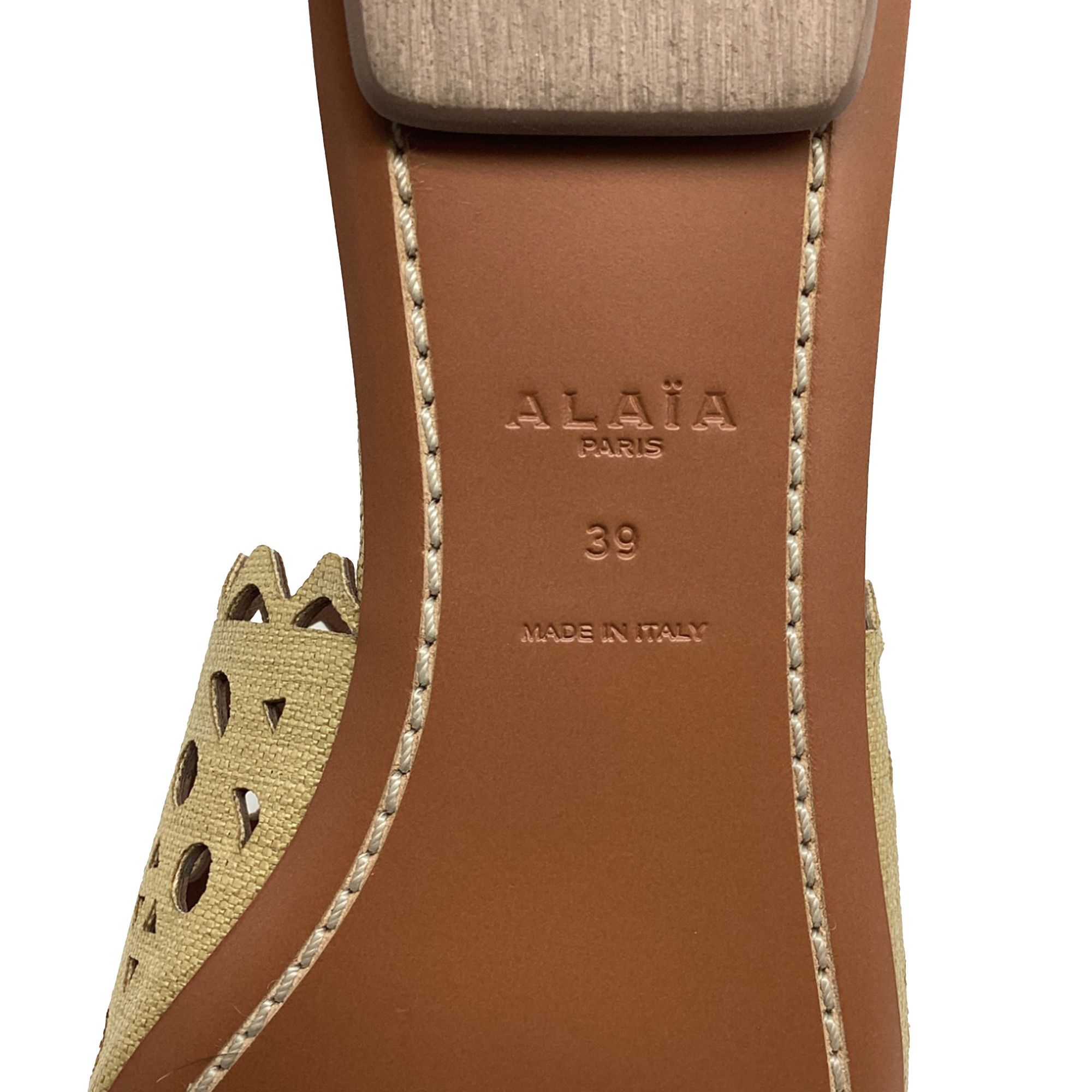 Alaia Alaïa Laser-cut Flat Sandals in Khaki Leather Size US 9 / IT 39 - 7 Thumbnail