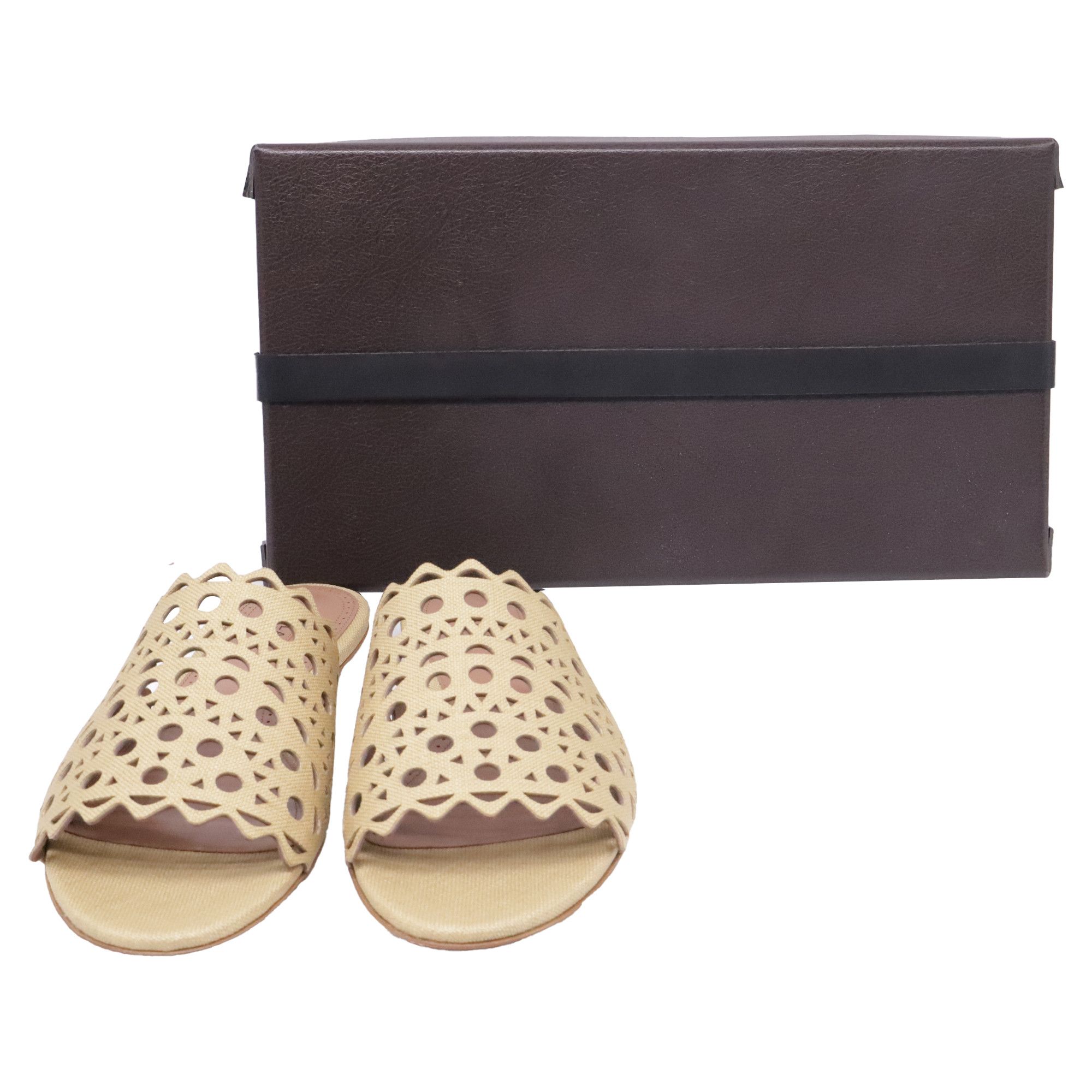 Alaia Alaïa Laser-cut Flat Sandals in Khaki Leather Size US 9 / IT 39 - 6 Thumbnail