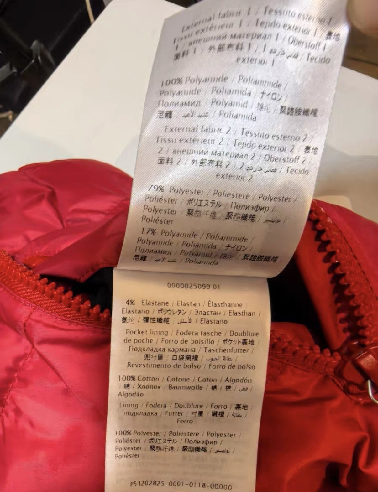 Valentino Red Down Jacket for Fall/Winter Size US M / EU 48-50 / 2 - 8 Thumbnail