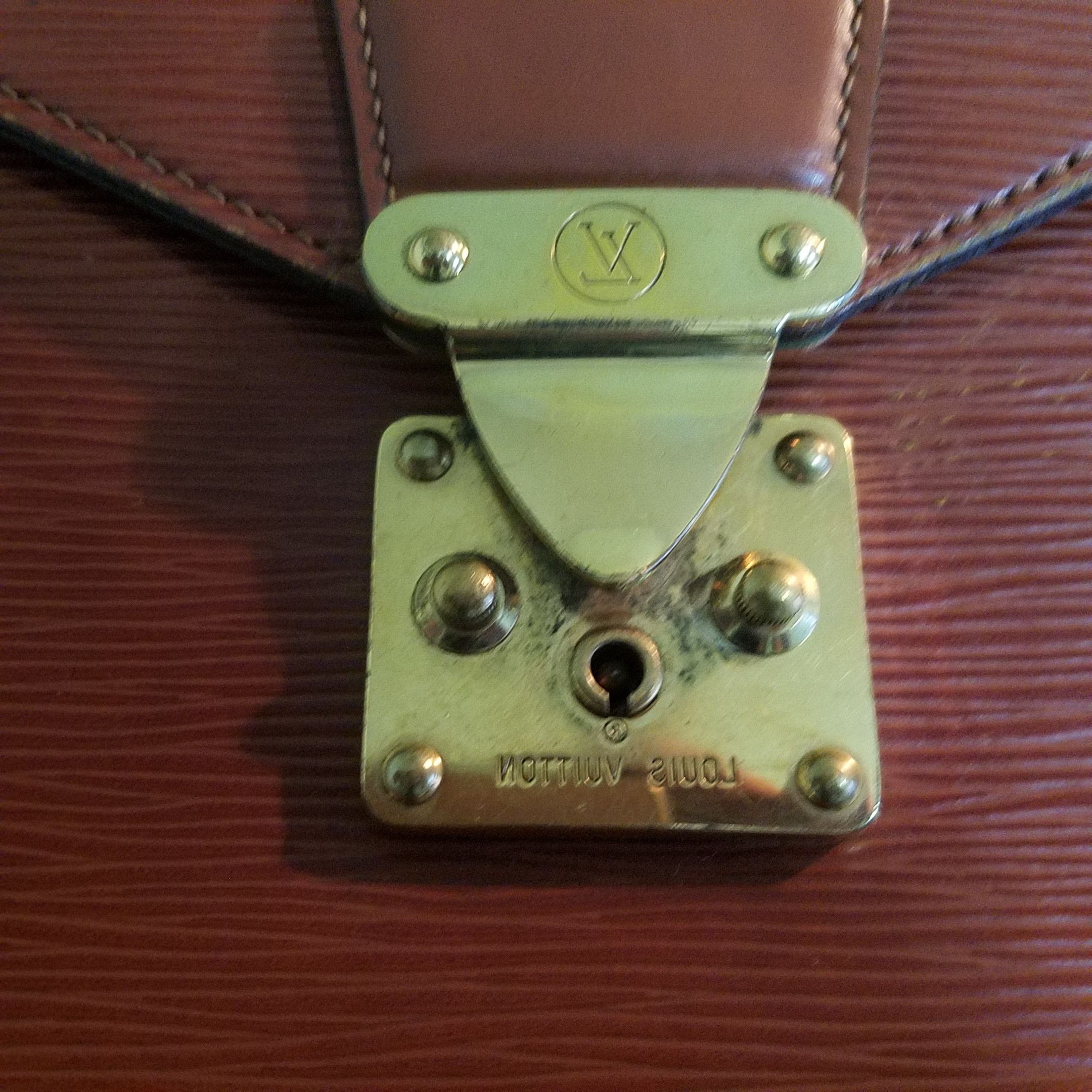 Louis Vuitton Authentic Louis Vuitton EPI briefcase Size ONE SIZE - 3 Thumbnail
