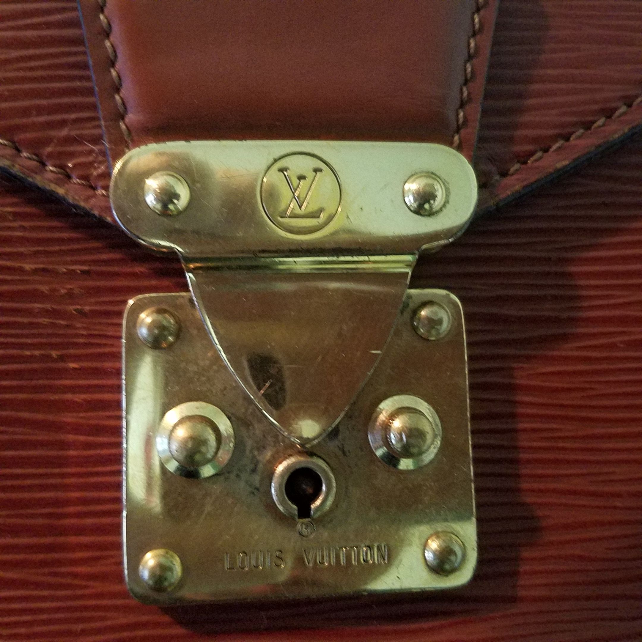 Louis Vuitton Authentic Louis Vuitton EPI briefcase Size ONE SIZE - 8 Thumbnail