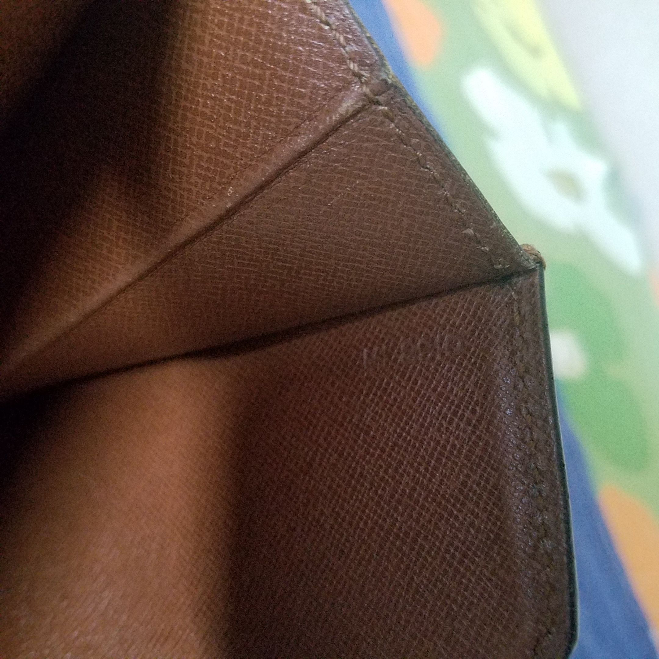 Louis Vuitton Authentic Louis Vuitton EPI briefcase Size ONE SIZE - 9 Thumbnail