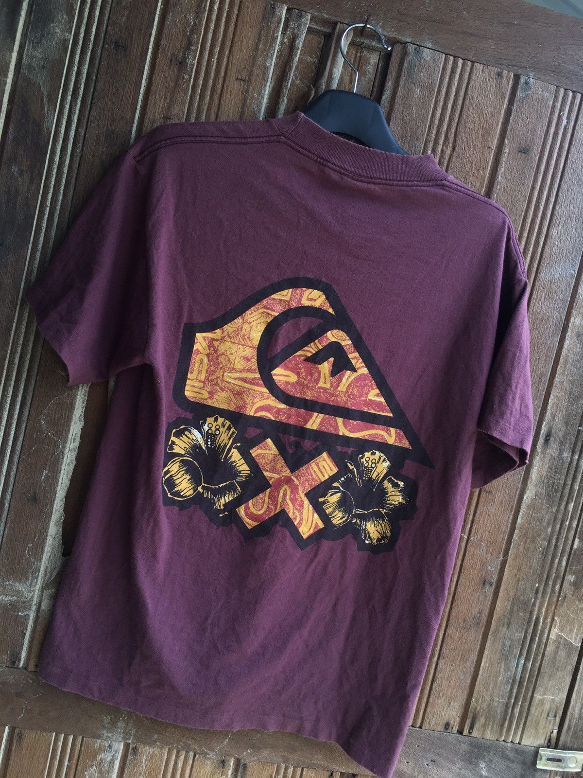 Rare vintage QUIKSILVER big logo nice design