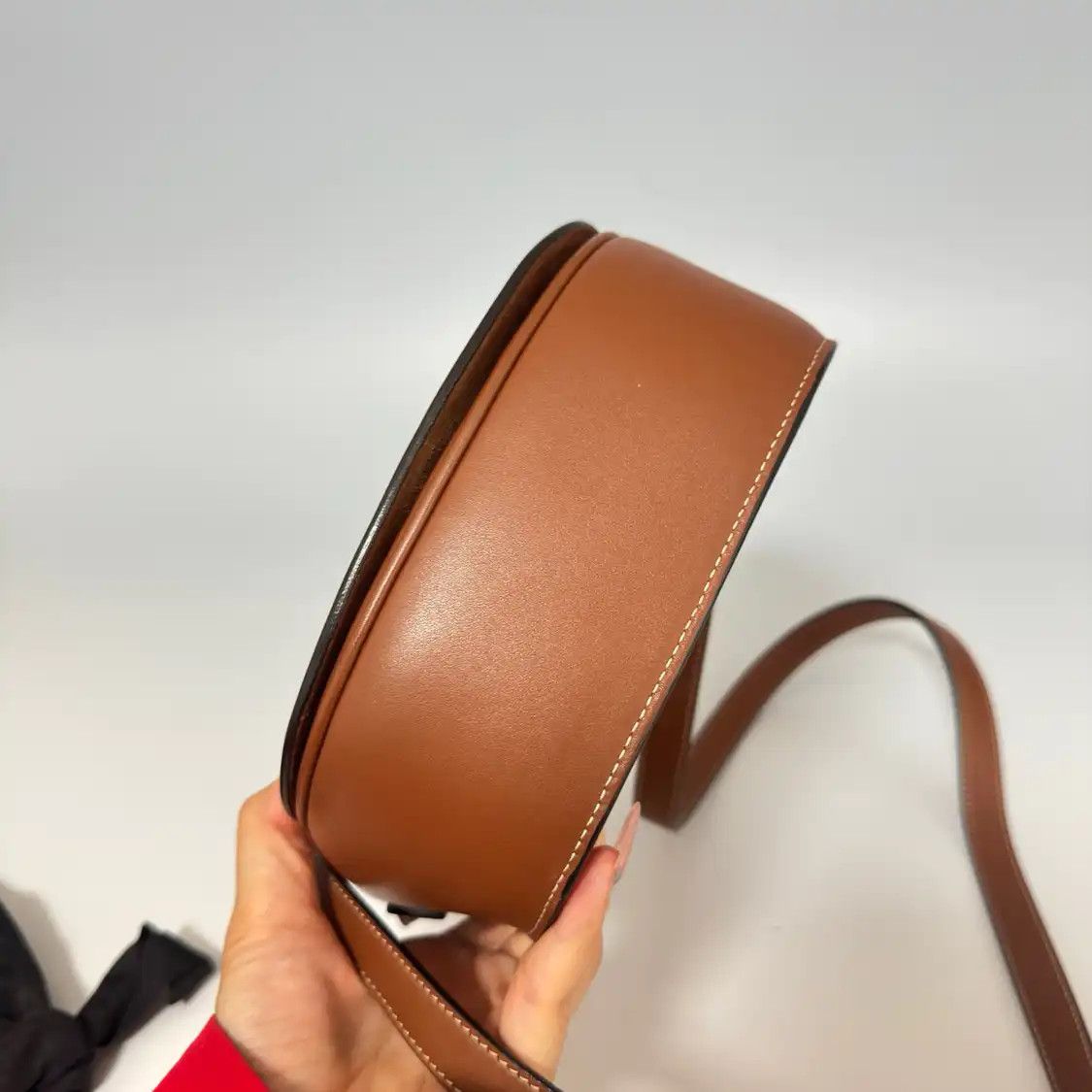 Celine CELINE FOLCO CUIR TRIOMPHE Small brown cowhide leather crossbody bag Size ONE SIZE - 11 Thumbnail