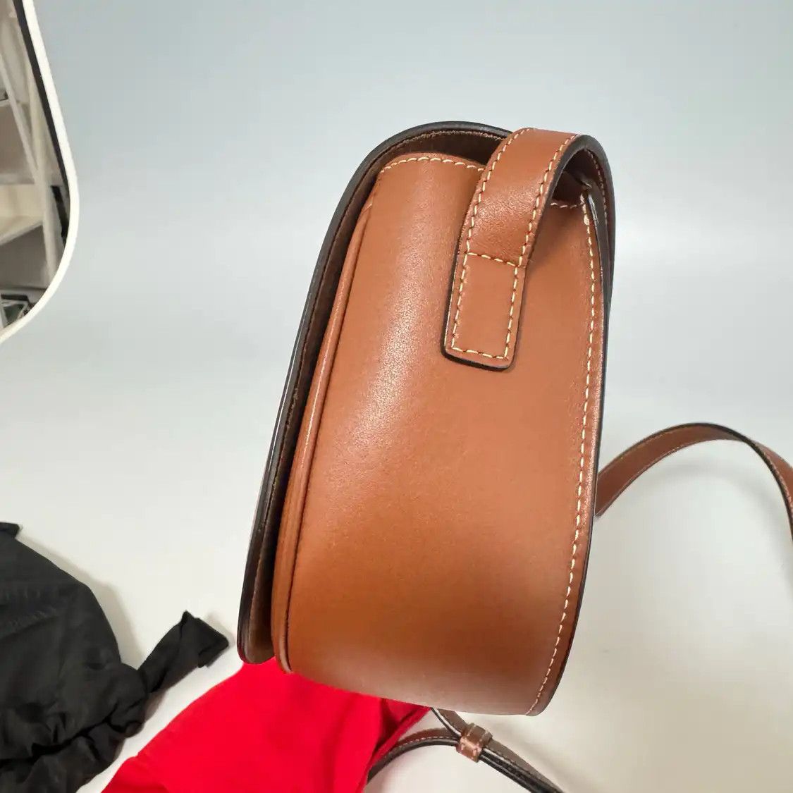 Celine CELINE FOLCO CUIR TRIOMPHE Small brown cowhide leather crossbody bag Size ONE SIZE - 4 Thumbnail