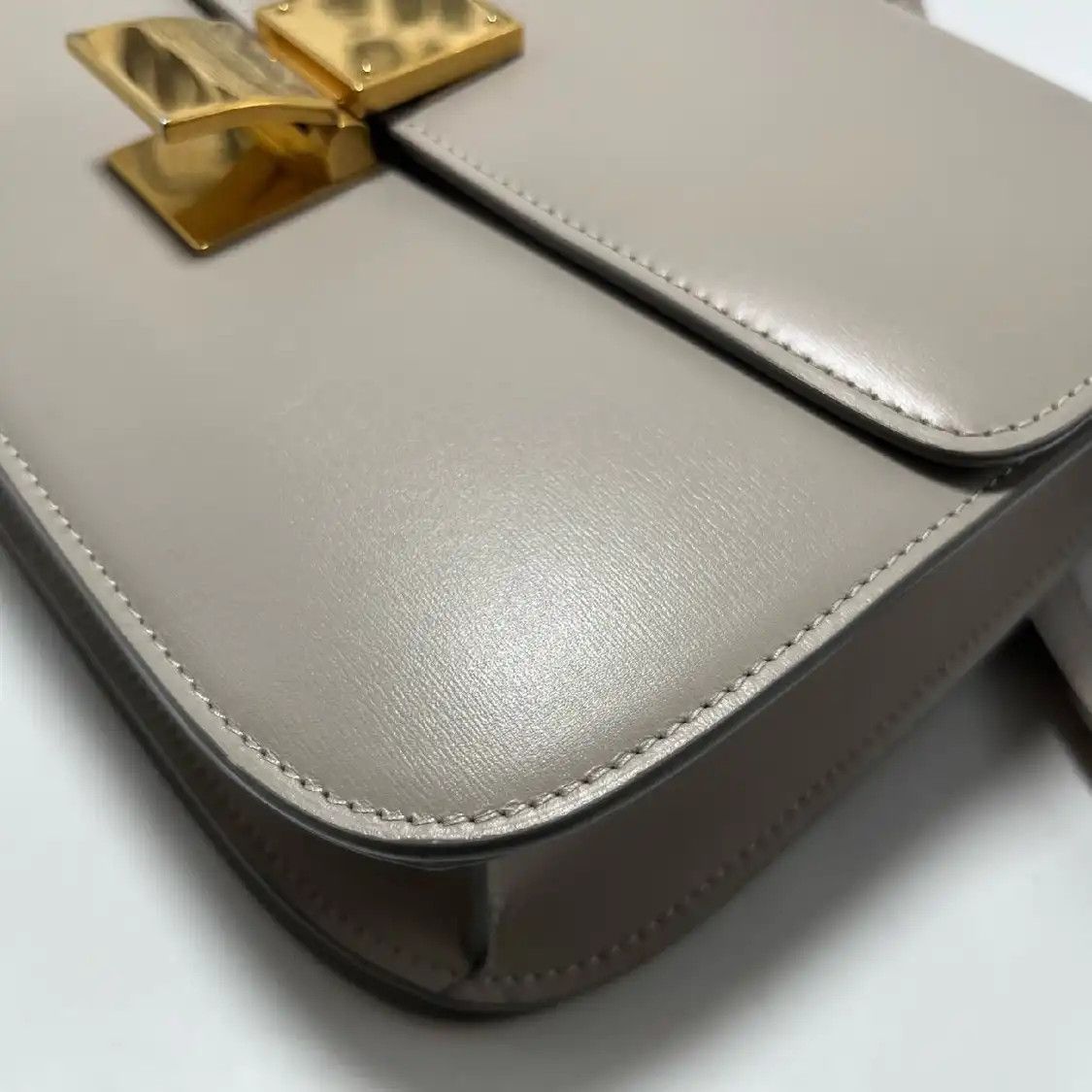 Celine CELINE CLASSIC BOX Medium grey cowhide leather tofu bag crossbody bag gold hardw Size ONE SIZE - 11 Thumbnail