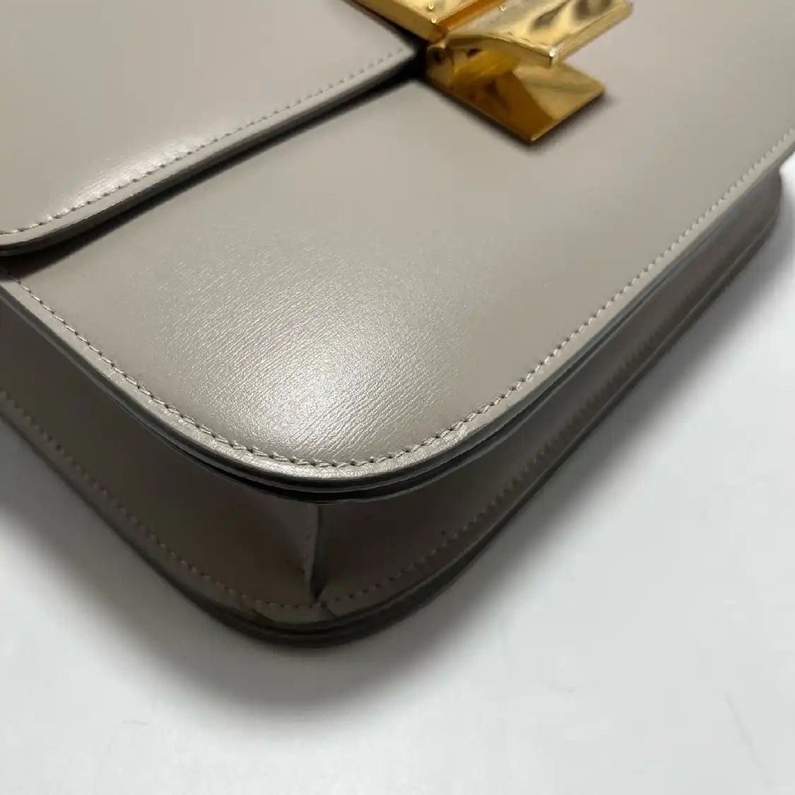 Celine CELINE CLASSIC BOX Medium grey cowhide leather tofu bag crossbody bag gold hardw Size ONE SIZE - 10 Thumbnail