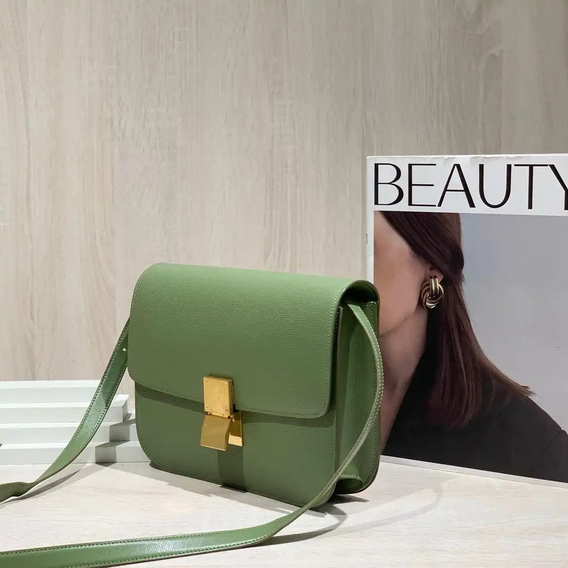 Celine CELINE CLASSIC BOX Medium green cowhide leather tofu bag crossbody bag Size ONE SIZE - 4 Thumbnail