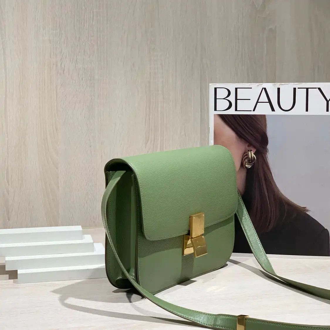 Celine CELINE CLASSIC BOX Medium green cowhide leather tofu bag crossbody bag Size ONE SIZE - 3 Thumbnail