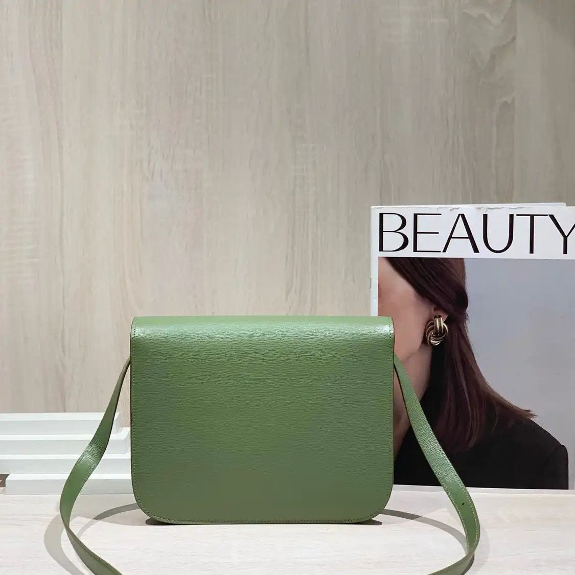 Celine CELINE CLASSIC BOX Medium green cowhide leather tofu bag crossbody bag Size ONE SIZE - 5 Thumbnail