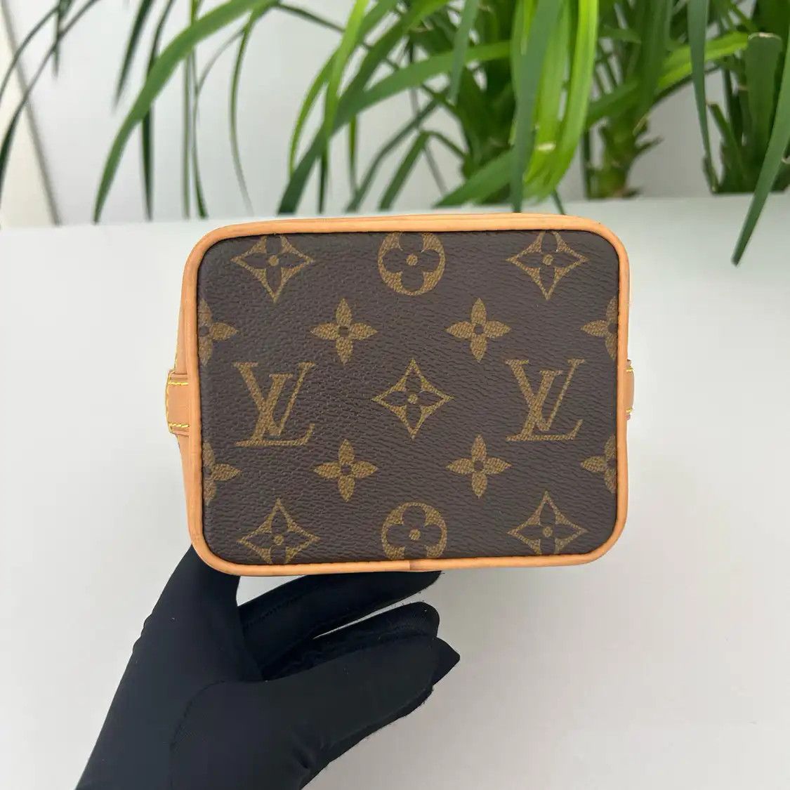 Louis Vuitton LOUIS VUITTON NOé Nano brown coated canvas monogram bucket bag crossbody bag gol Size ONE SIZE - 15 Thumbnail
