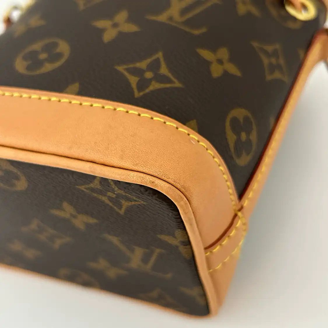Louis Vuitton LOUIS VUITTON NOé Nano brown coated canvas monogram bucket bag crossbody bag gol Size ONE SIZE - 14 Thumbnail