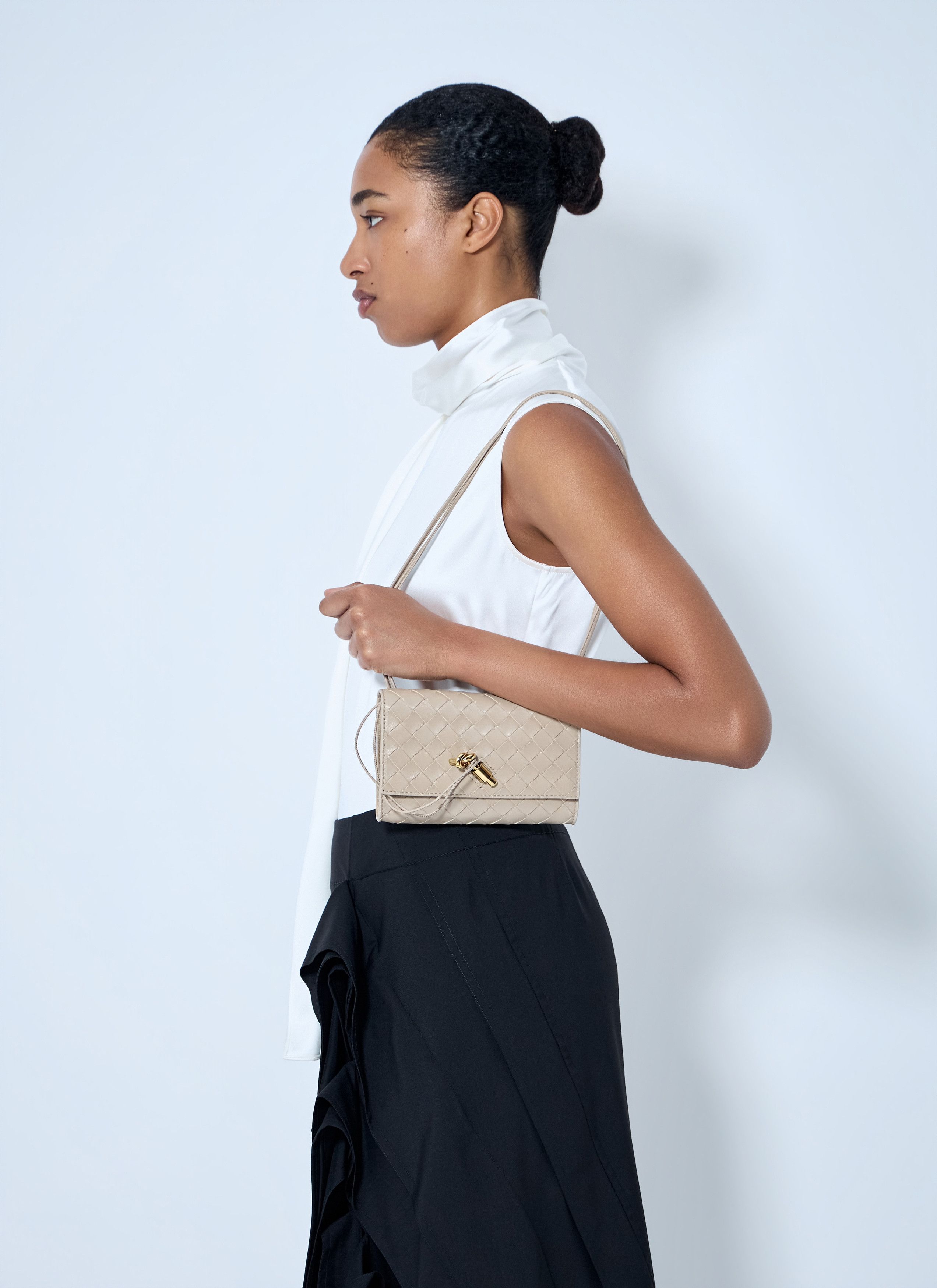 Bottega Veneta Bottega Veneta Andiamo Pouch on Strap Size ONE SIZE - 2 Thumbnail