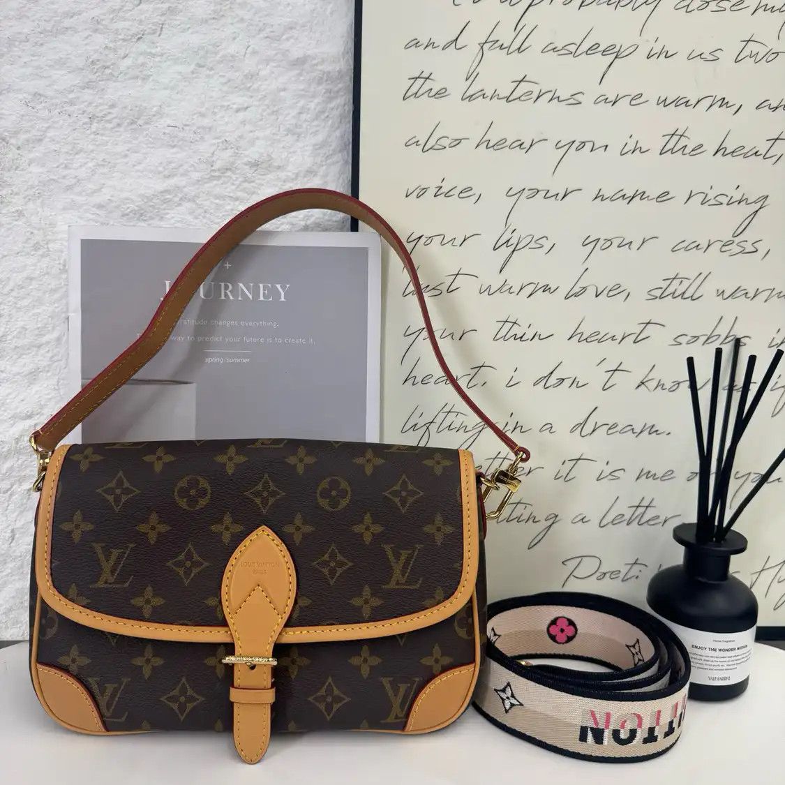 Louis Vuitton LOUIS VUITTON DIANE brown coated canvas monogram crossbody bag gold hardware Size ONE SIZE - 2 Thumbnail