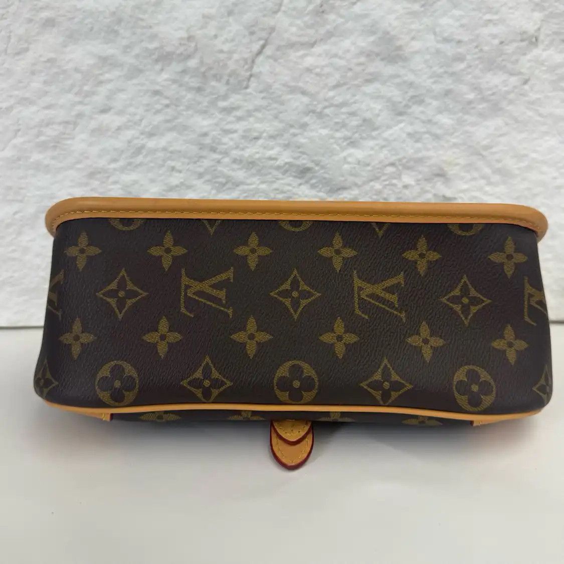Louis Vuitton LOUIS VUITTON DIANE brown coated canvas monogram crossbody bag gold hardware Size ONE SIZE - 7 Thumbnail