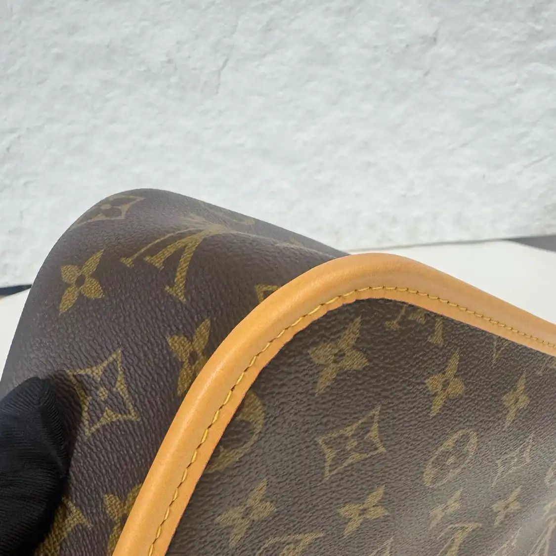 Louis Vuitton LOUIS VUITTON DIANE brown coated canvas monogram crossbody bag gold hardware Size ONE SIZE - 10 Thumbnail